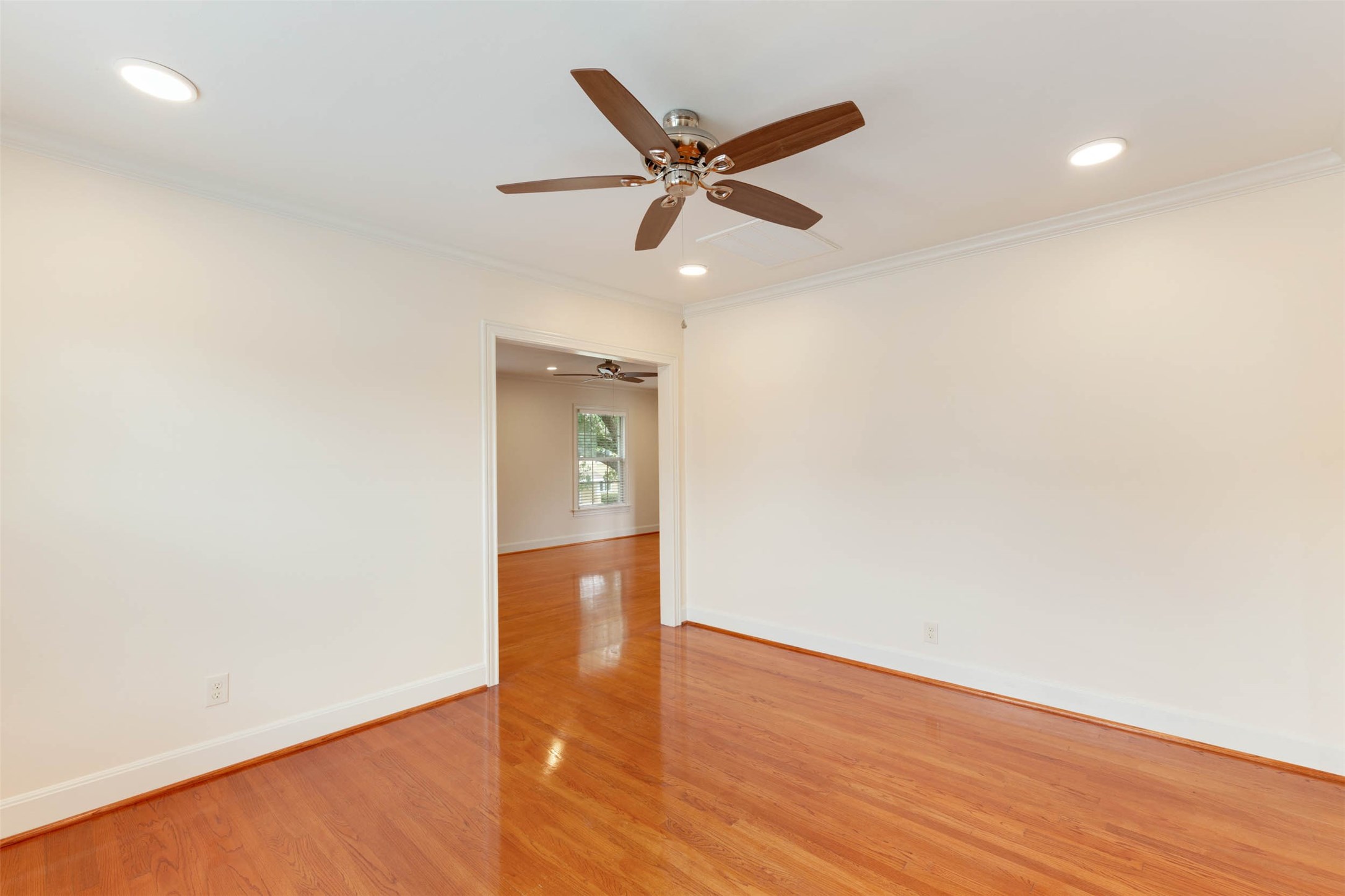 2343 Shakespeare Street 2 Property Photo 8
