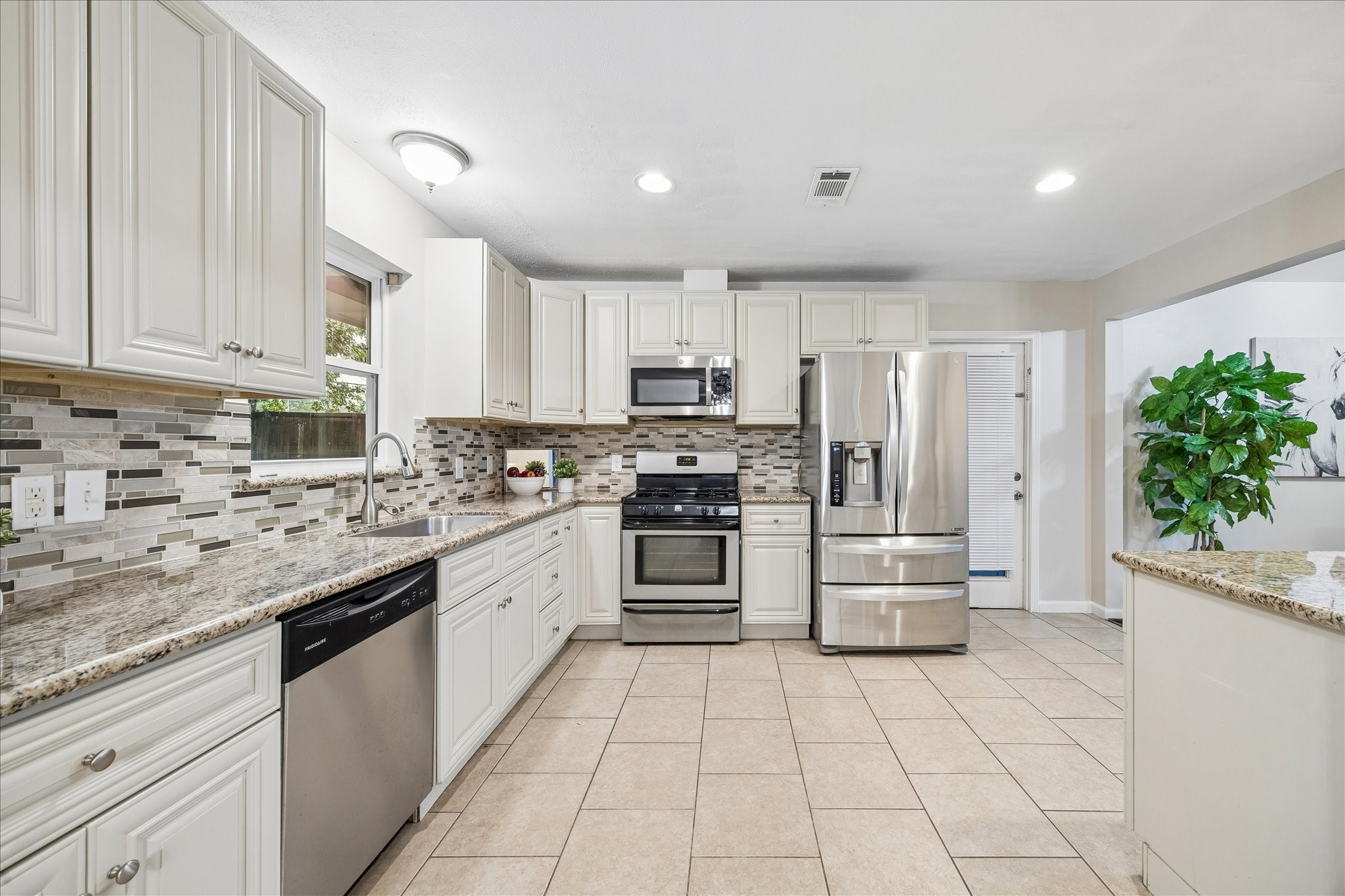 8923 Blankenship Drive Property Photo 1