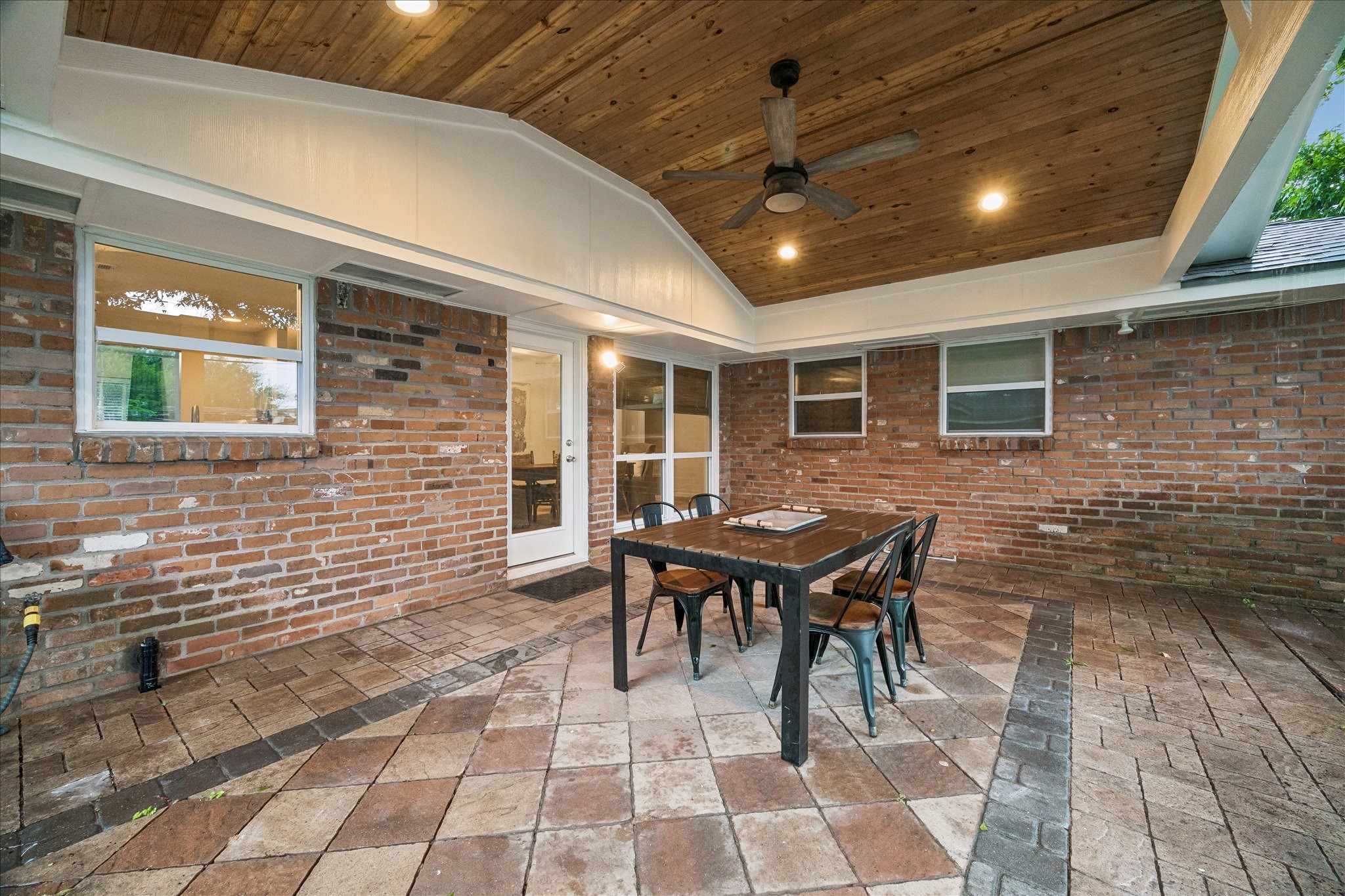 8923 Blankenship Drive Property Photo 4