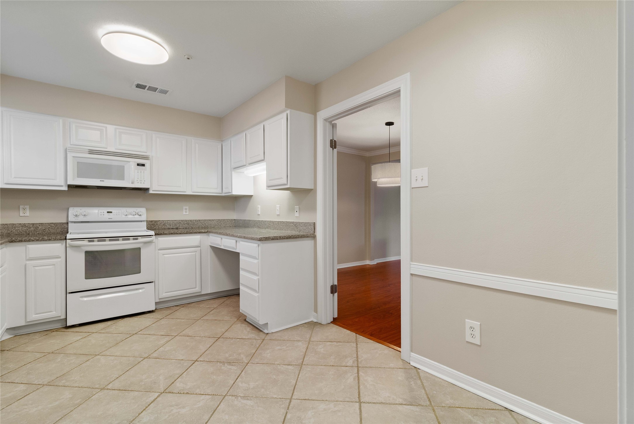 1042 Augusta Drive 1042 Property Photo 9