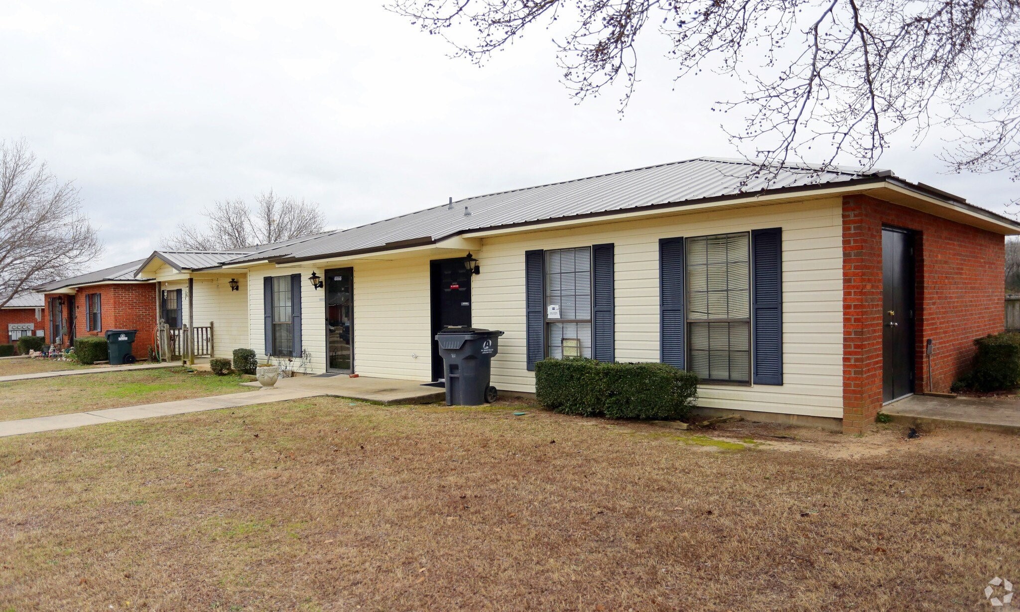 1 Rosewood Ln Property Photo 1