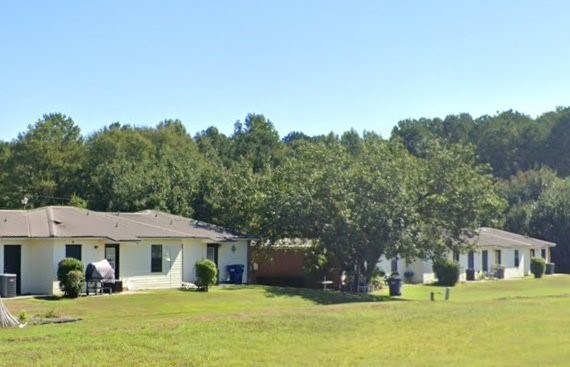 1 Rosewood Ln Property Photo 6