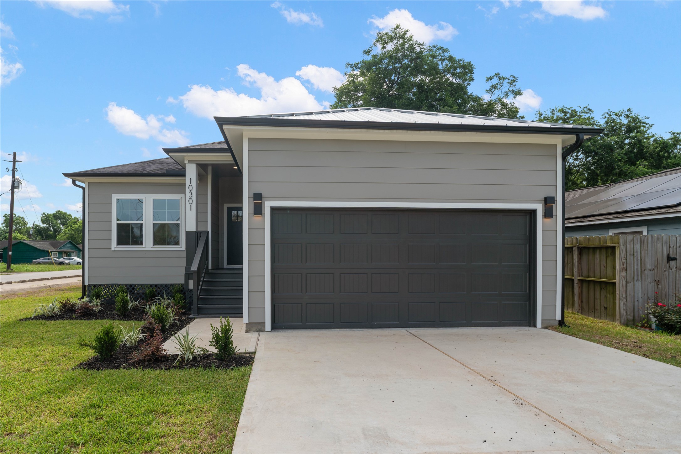 10301 Ashville Drive Property Photo 3