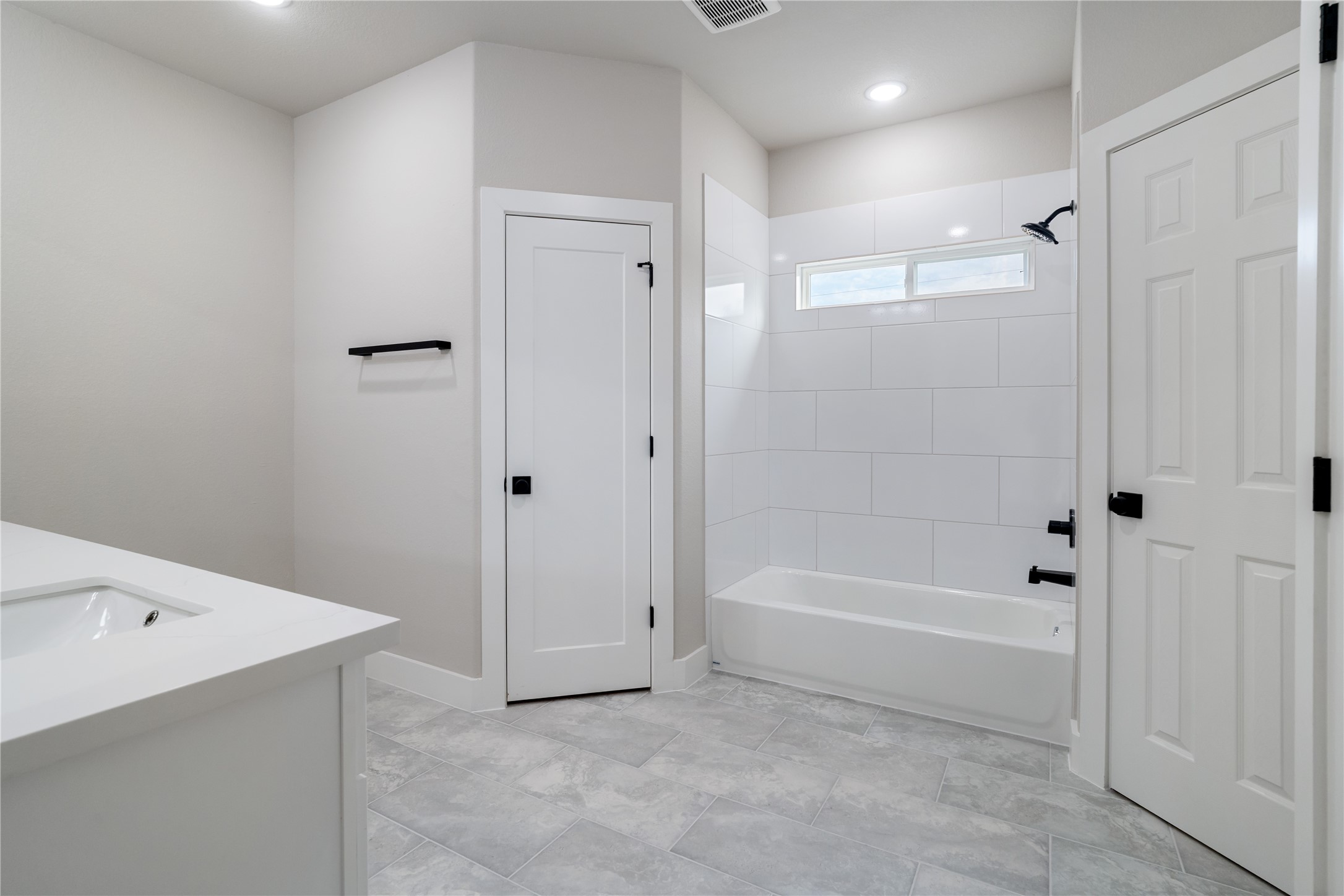 10301 Ashville Drive Property Photo 4