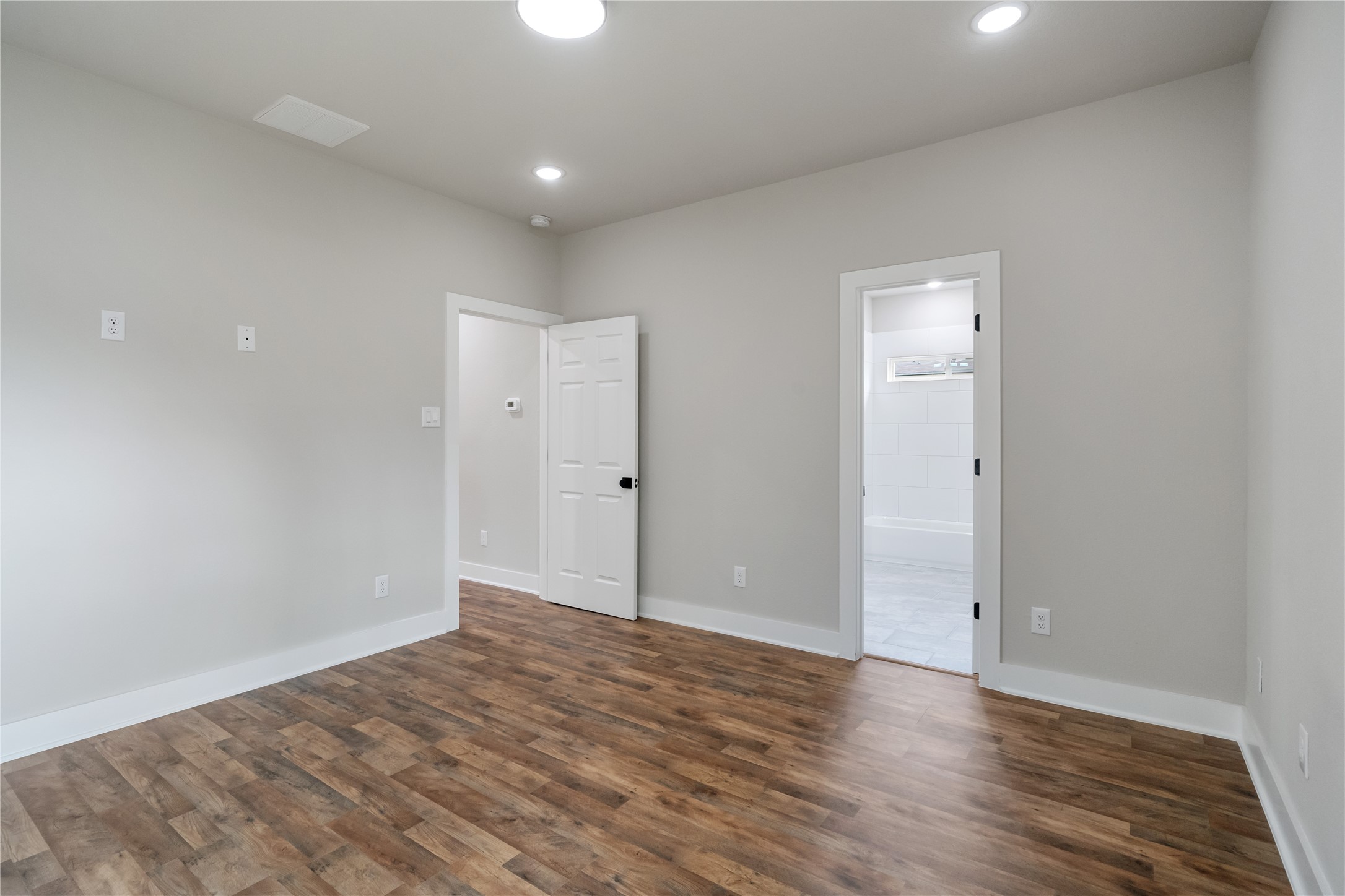 10301 Ashville Drive Property Photo 5