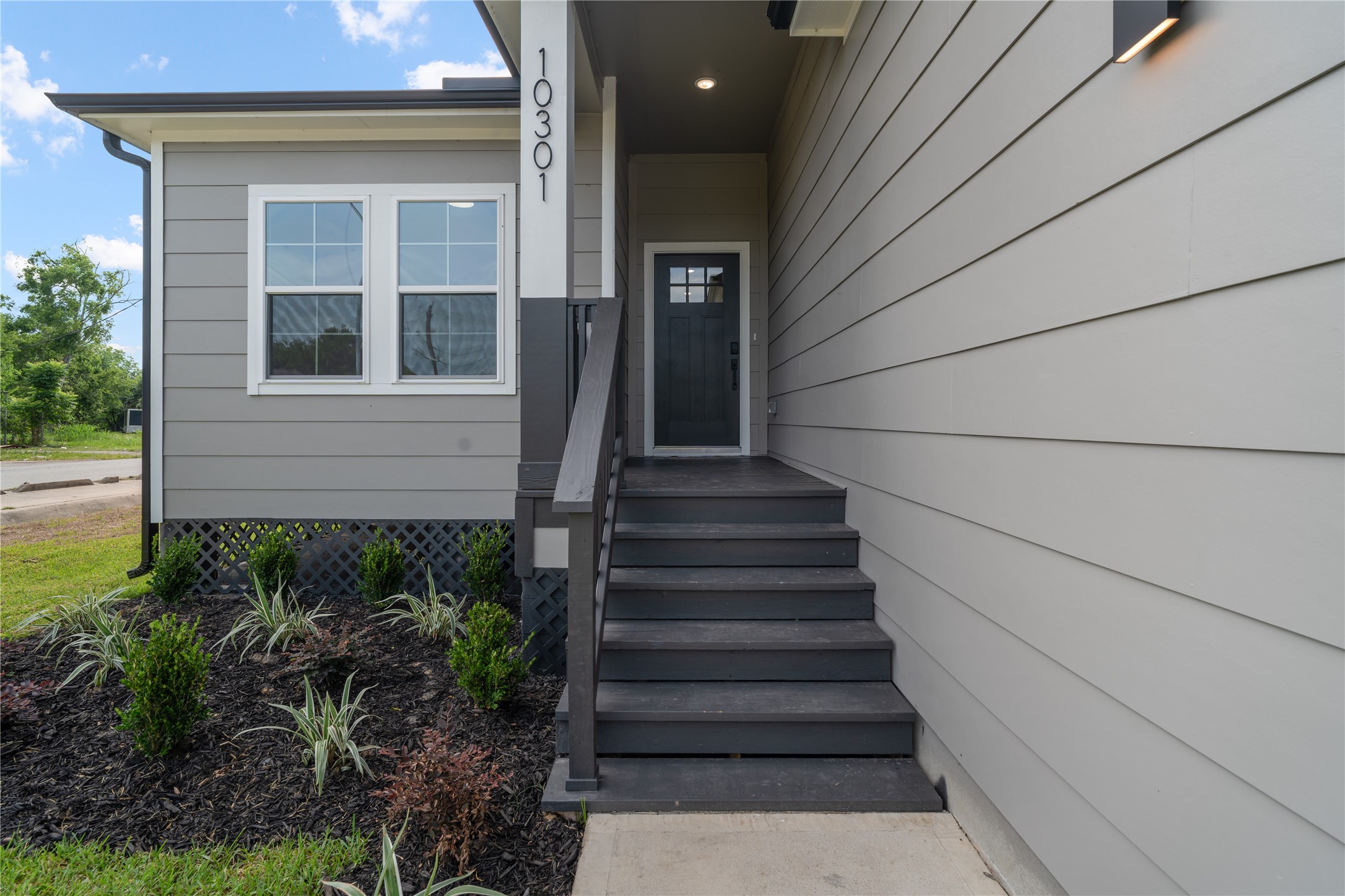 10301 Ashville Drive Property Photo 6