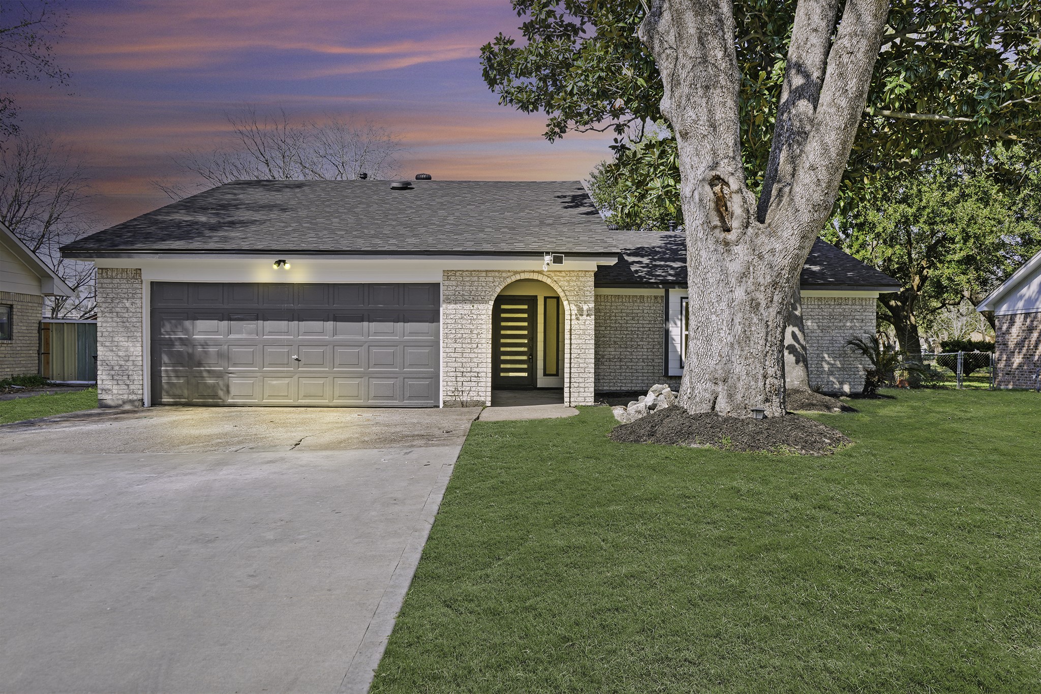 13102 Maxim Drive Property Photo 1
