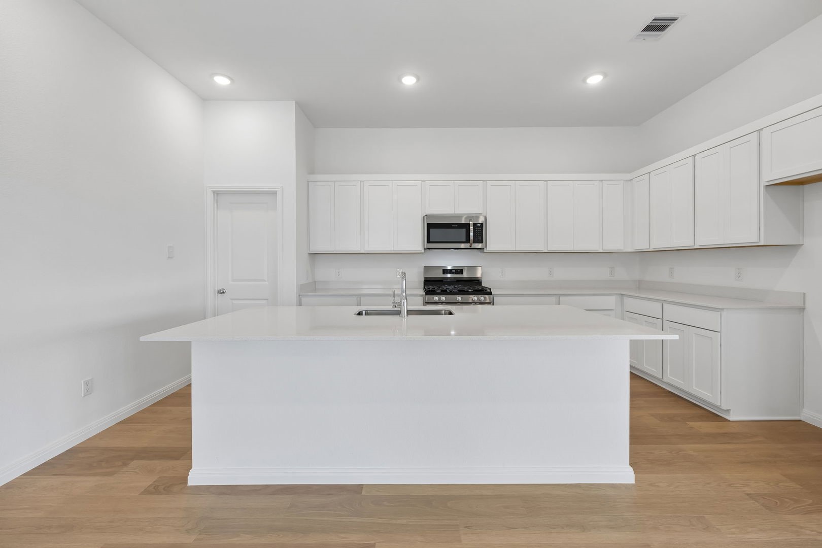 1204 Pavia Fields Drive Property Photo 5