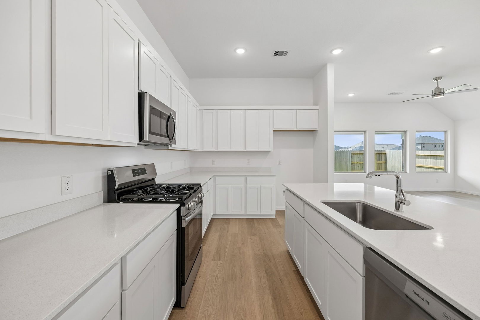 1204 Pavia Fields Drive Property Photo 7