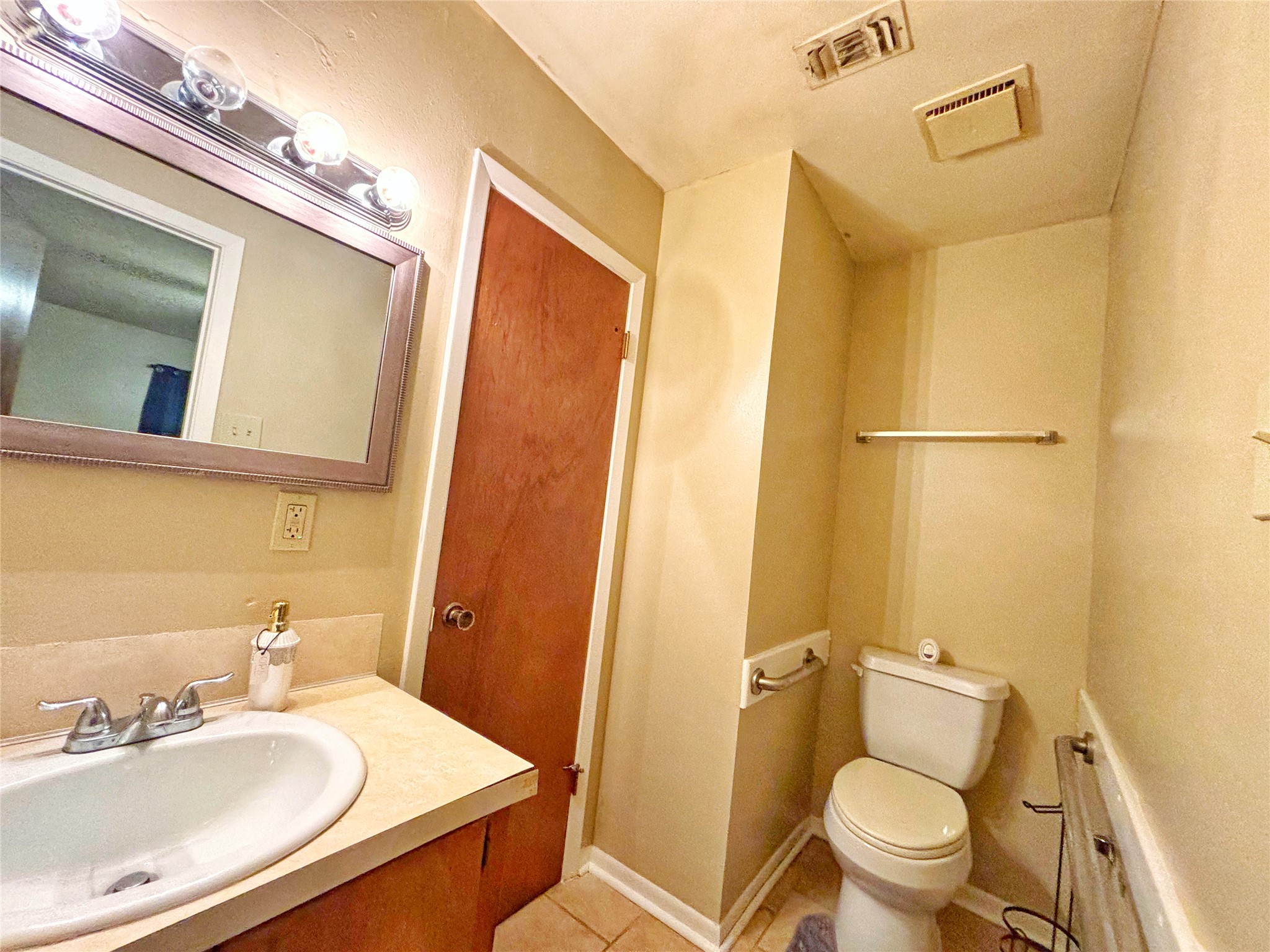 114 And 116 Woodland Circle Property Photo 8