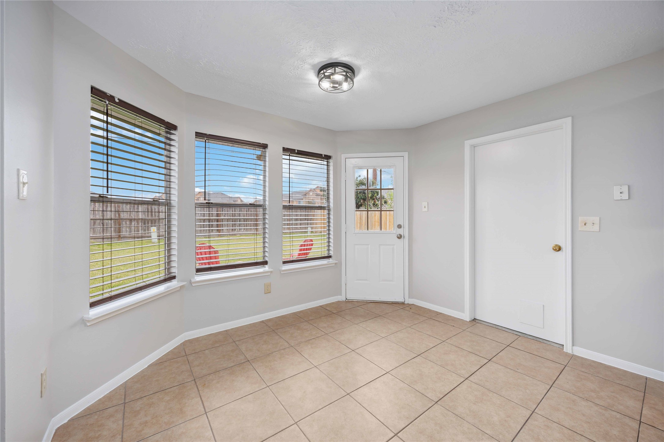 16710 Cheshire Place Drive Property Photo 9