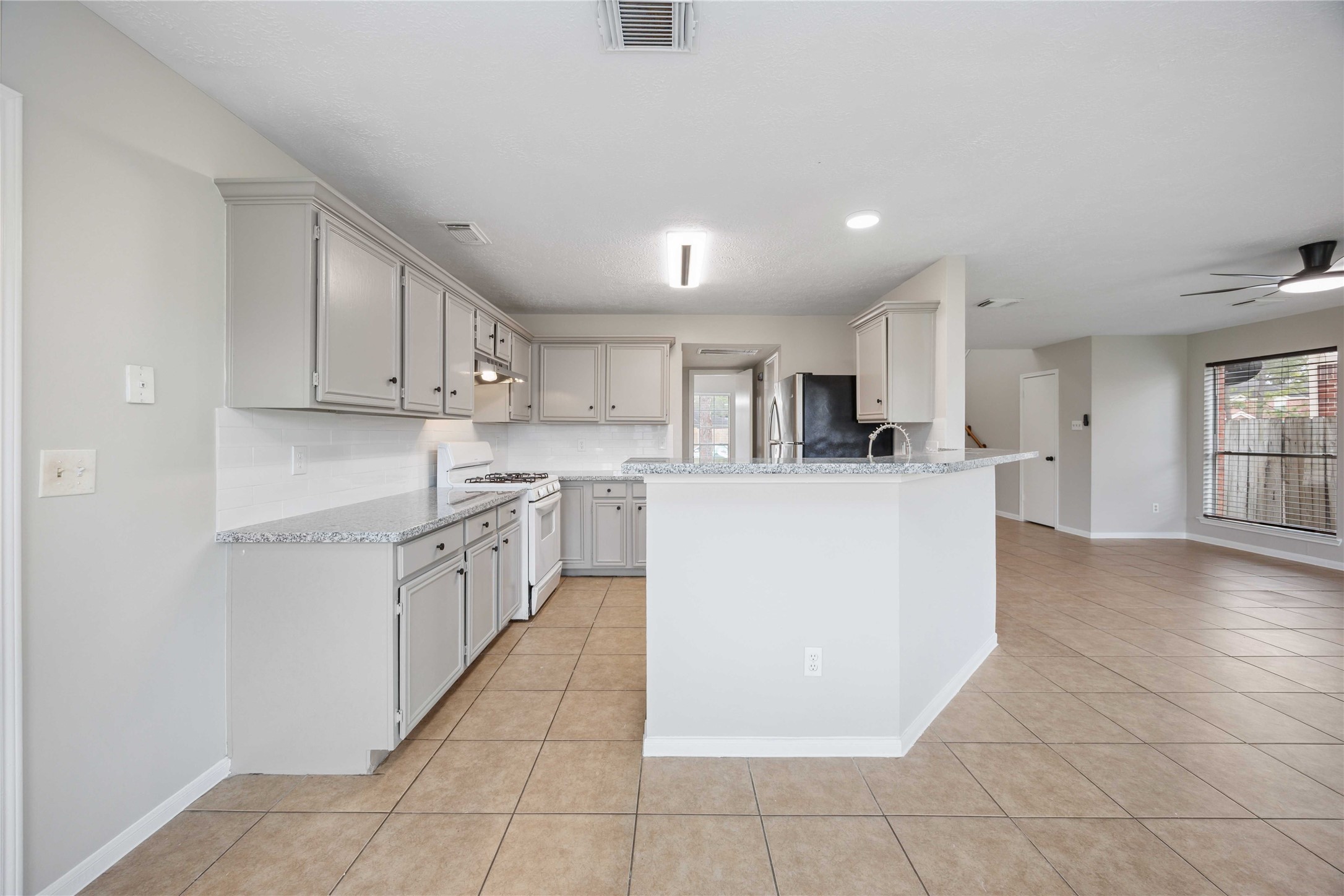16710 Cheshire Place Drive Property Photo 10