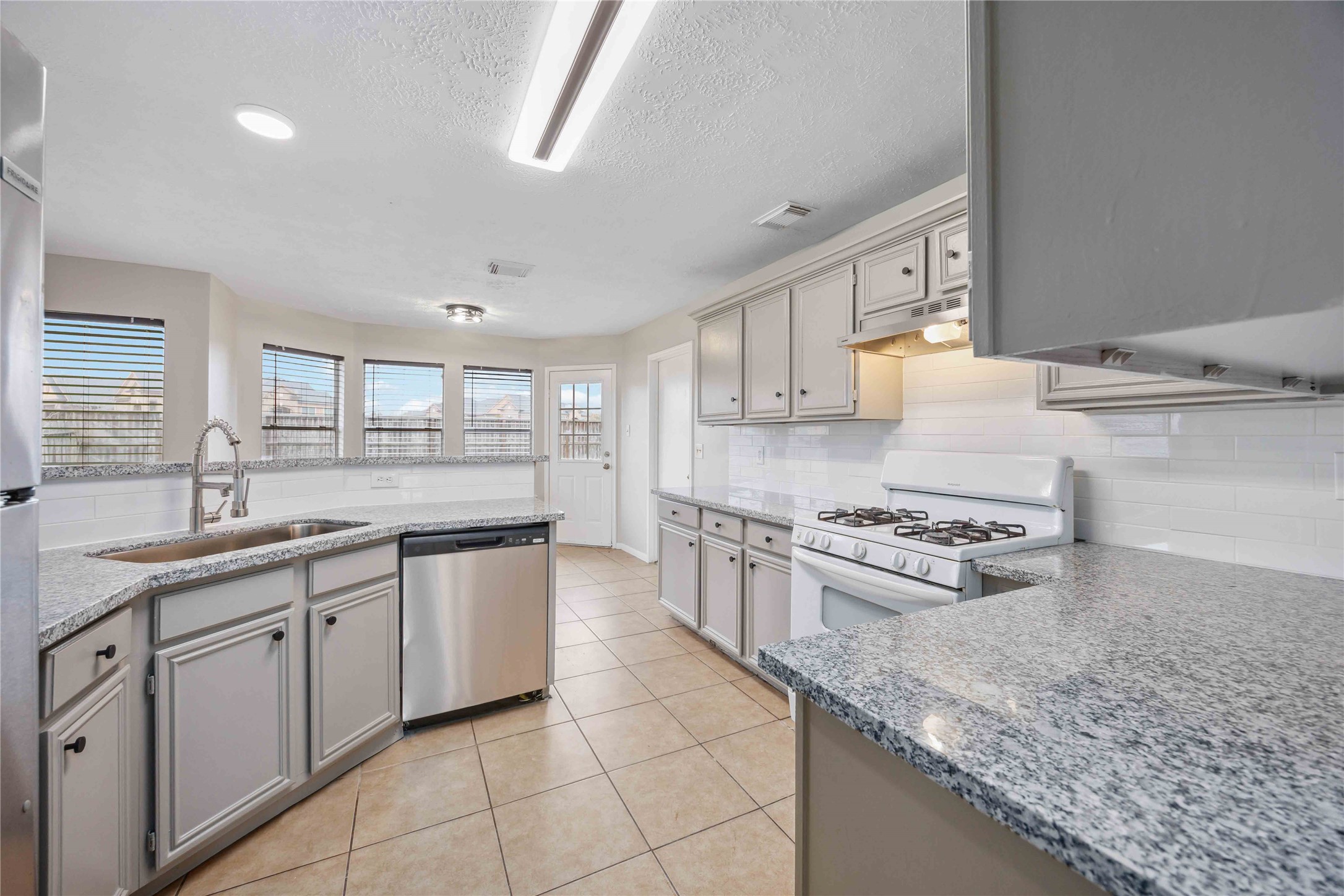 16710 Cheshire Place Drive Property Photo 12