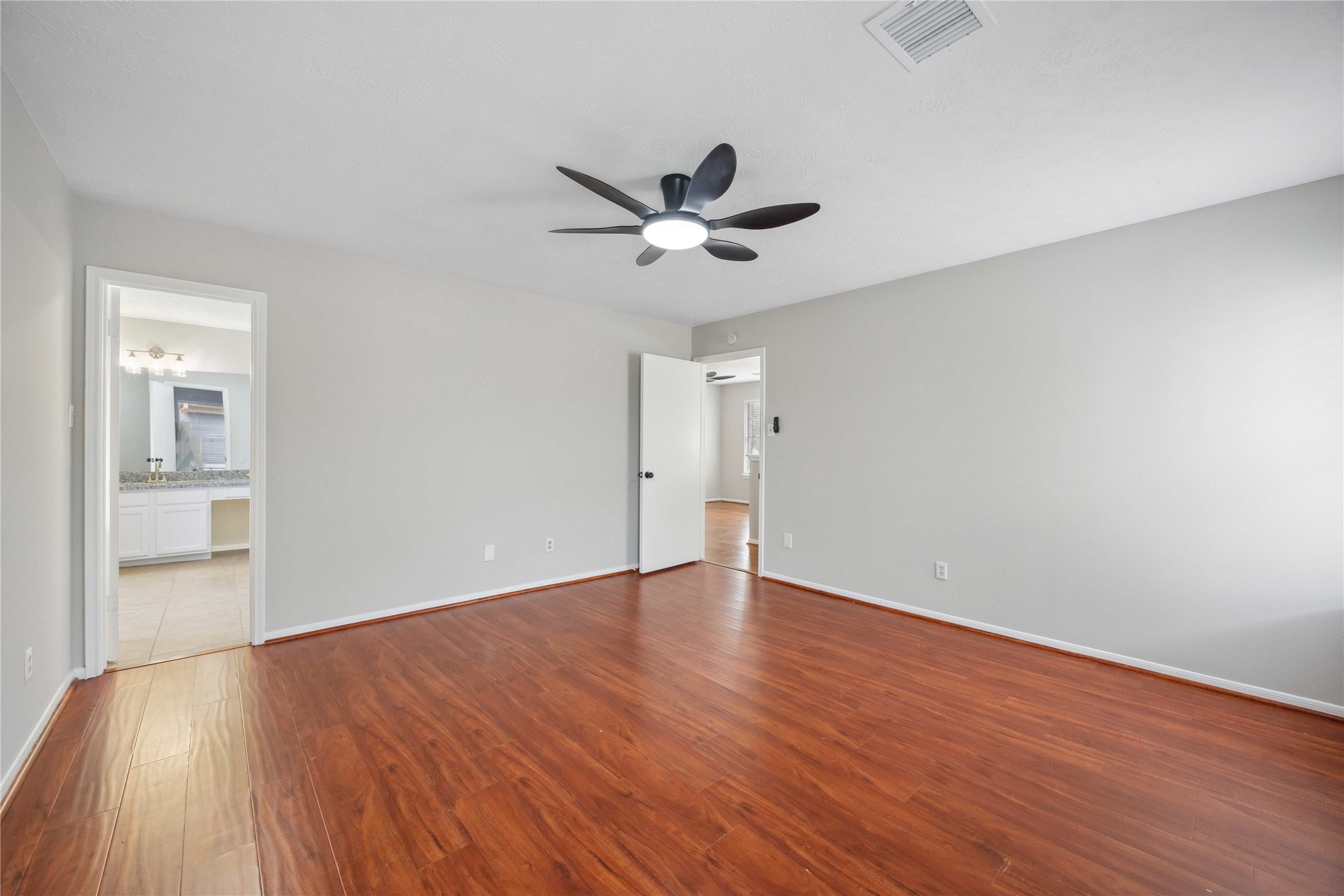 16710 Cheshire Place Drive Property Photo 19