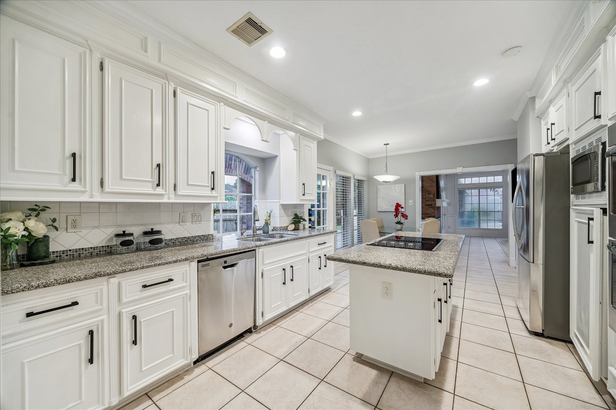 3622 Springhill Lane Property Photo 7
