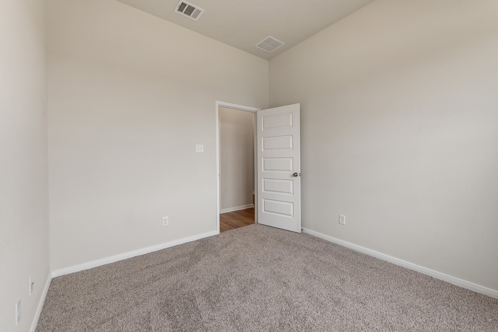 1412 Lake Ridge Drive Property Photo 8