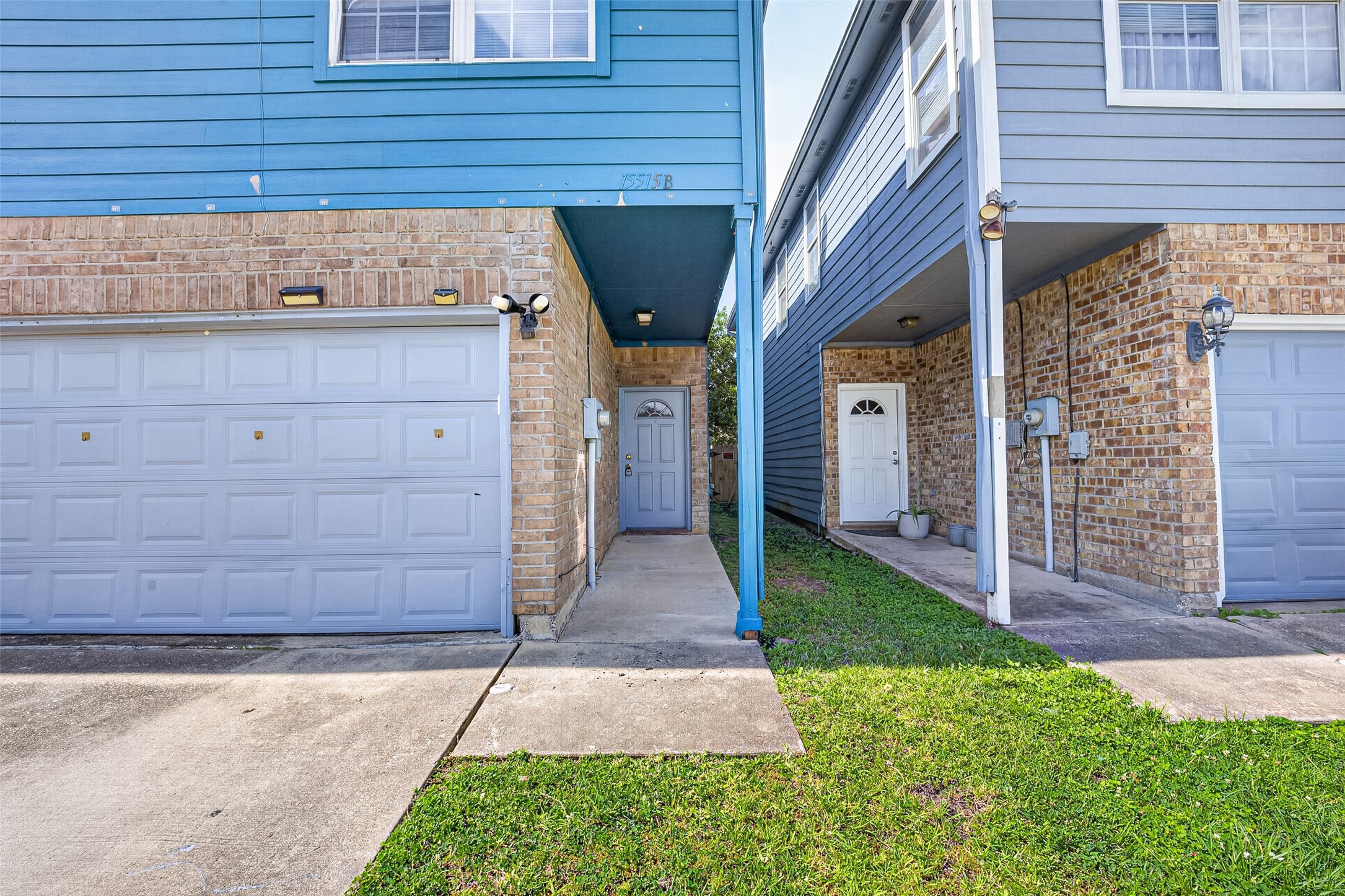 15515 Waldron Circle B Property Photo 2