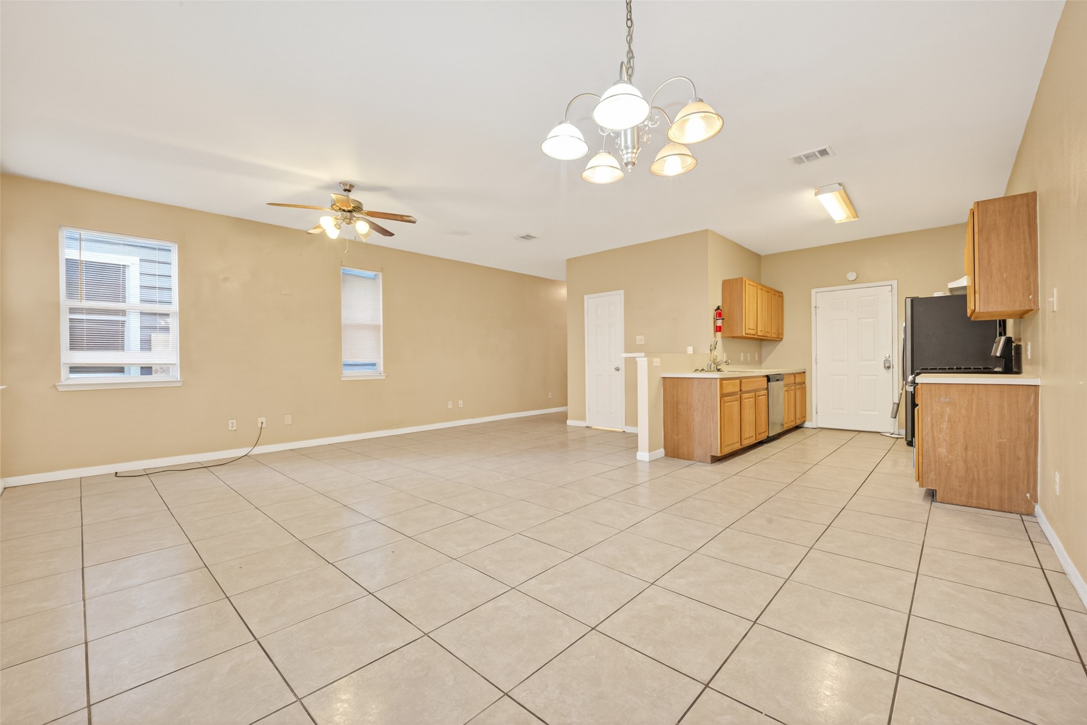 15515 Waldron Circle B Property Photo 8