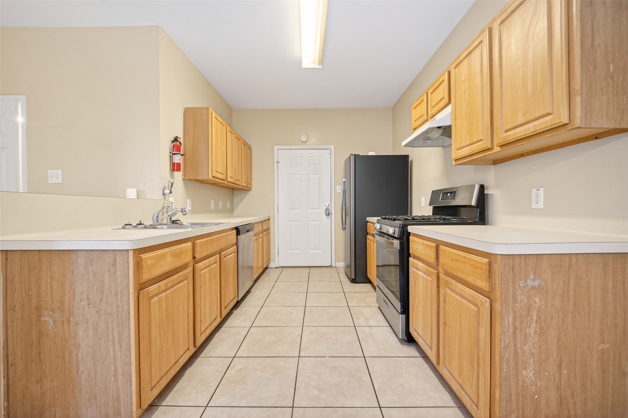 15515 Waldron Circle B Property Photo 11