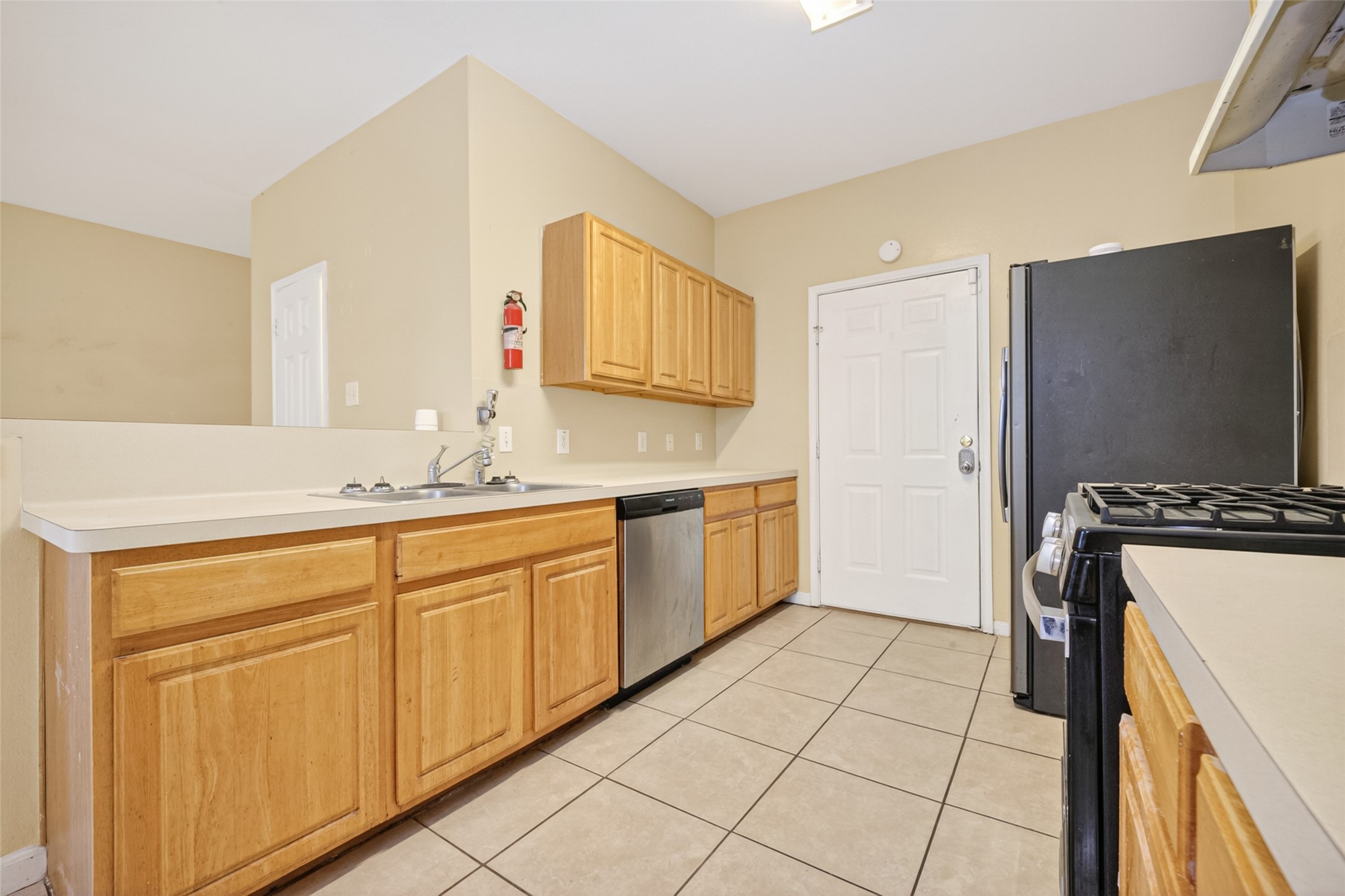 15515 Waldron Circle B Property Photo 13