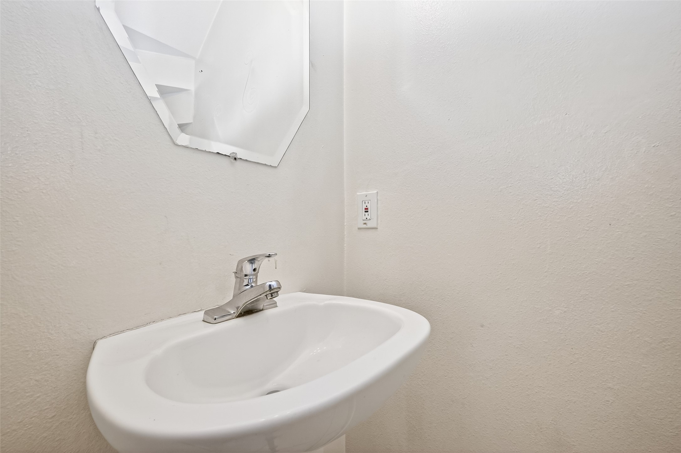 15515 Waldron Circle B Property Photo 16
