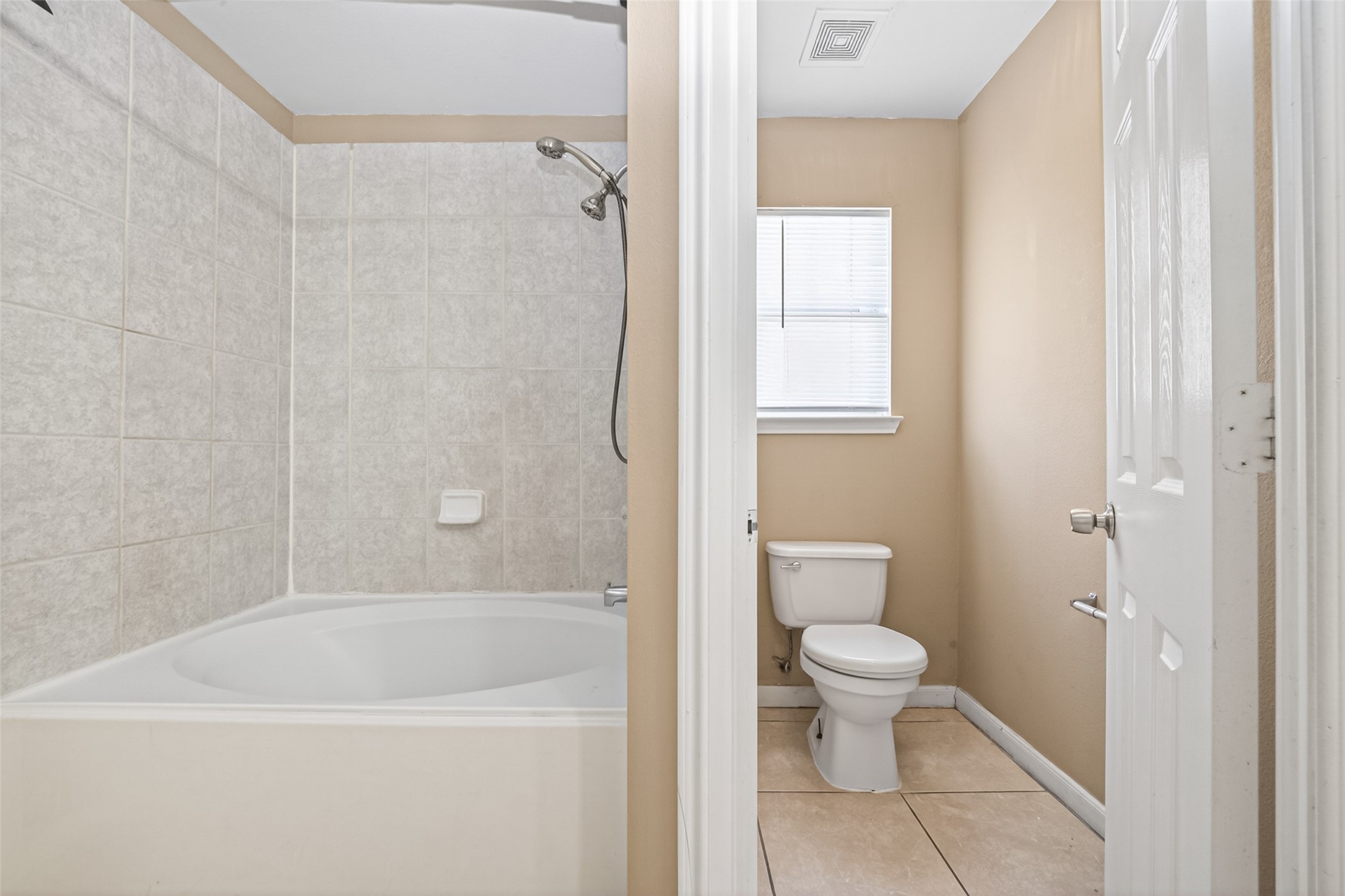 15515 Waldron Circle B Property Photo 21