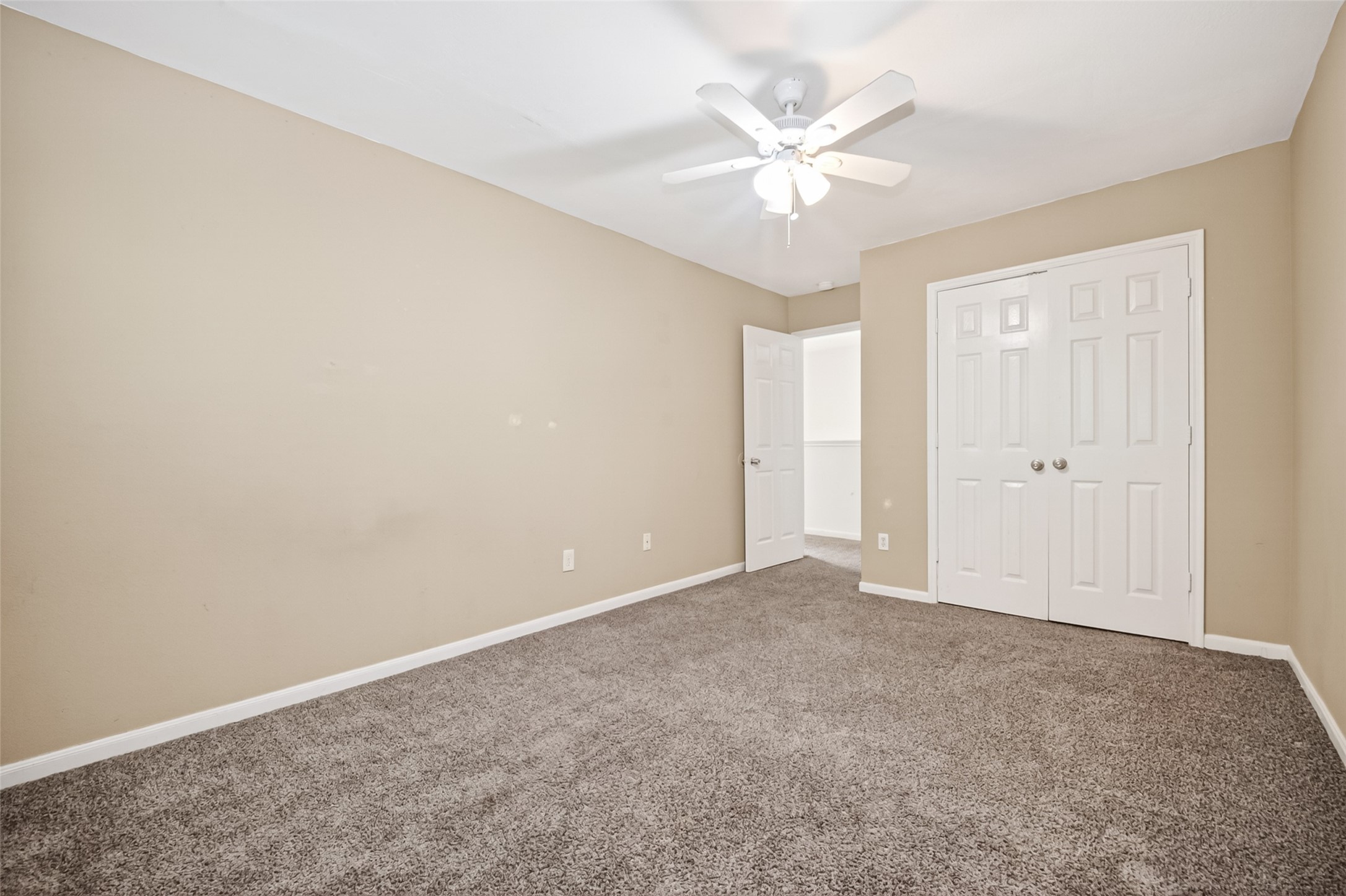 15515 Waldron Circle B Property Photo 32
