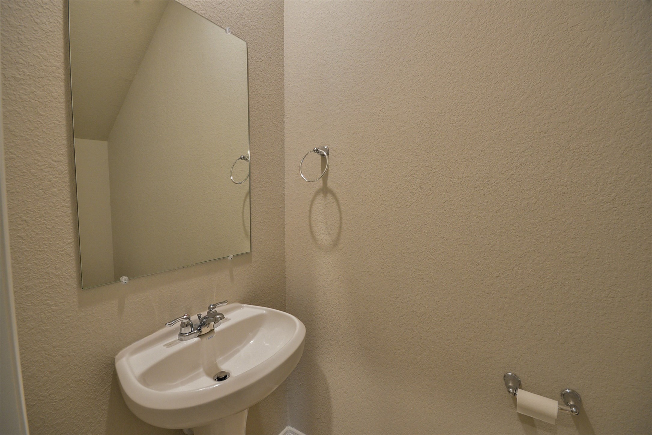 24810 Winema Woods Lane Property Photo 10