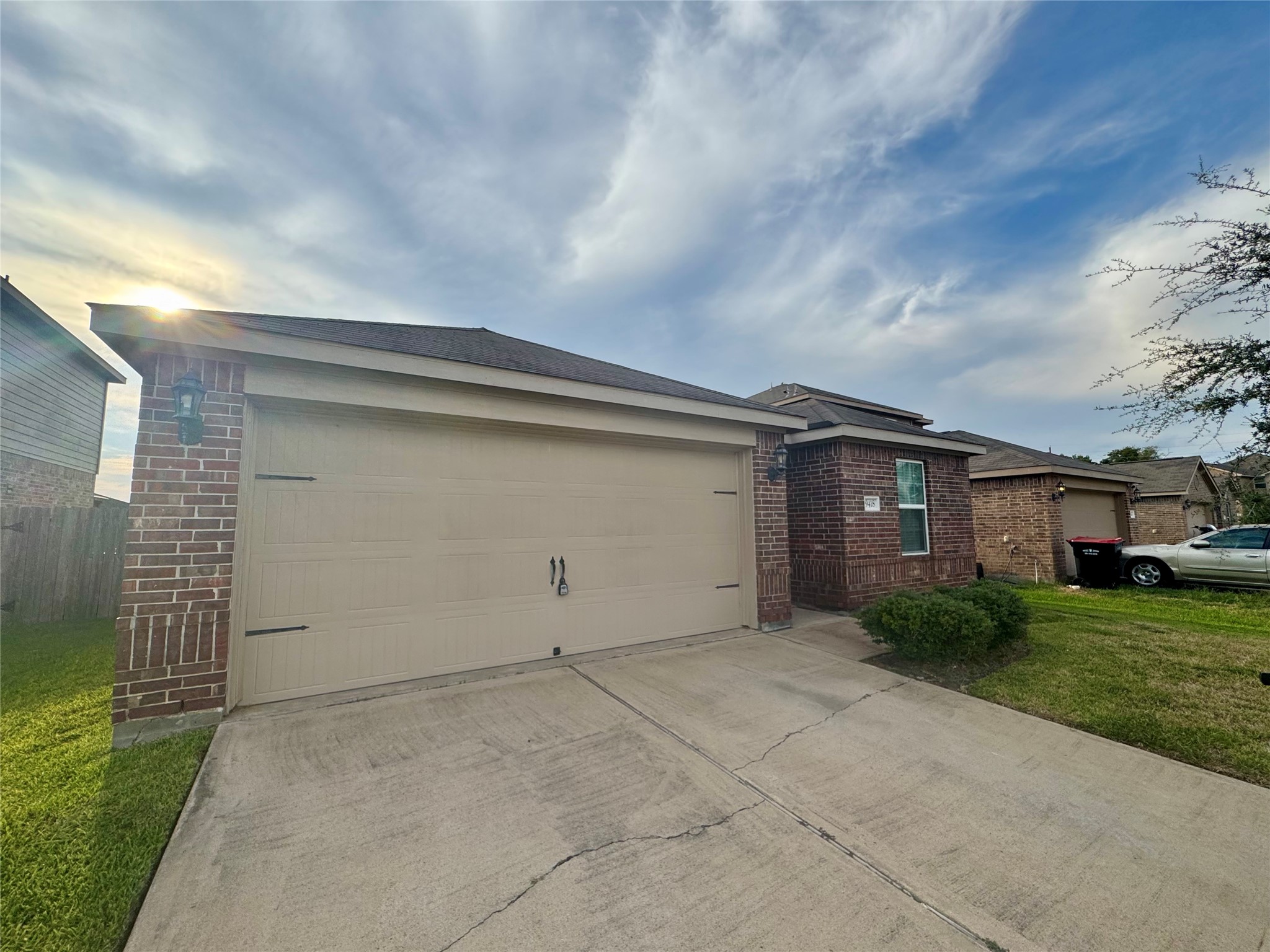 9418 Sky Blue Drive Property Photo 2