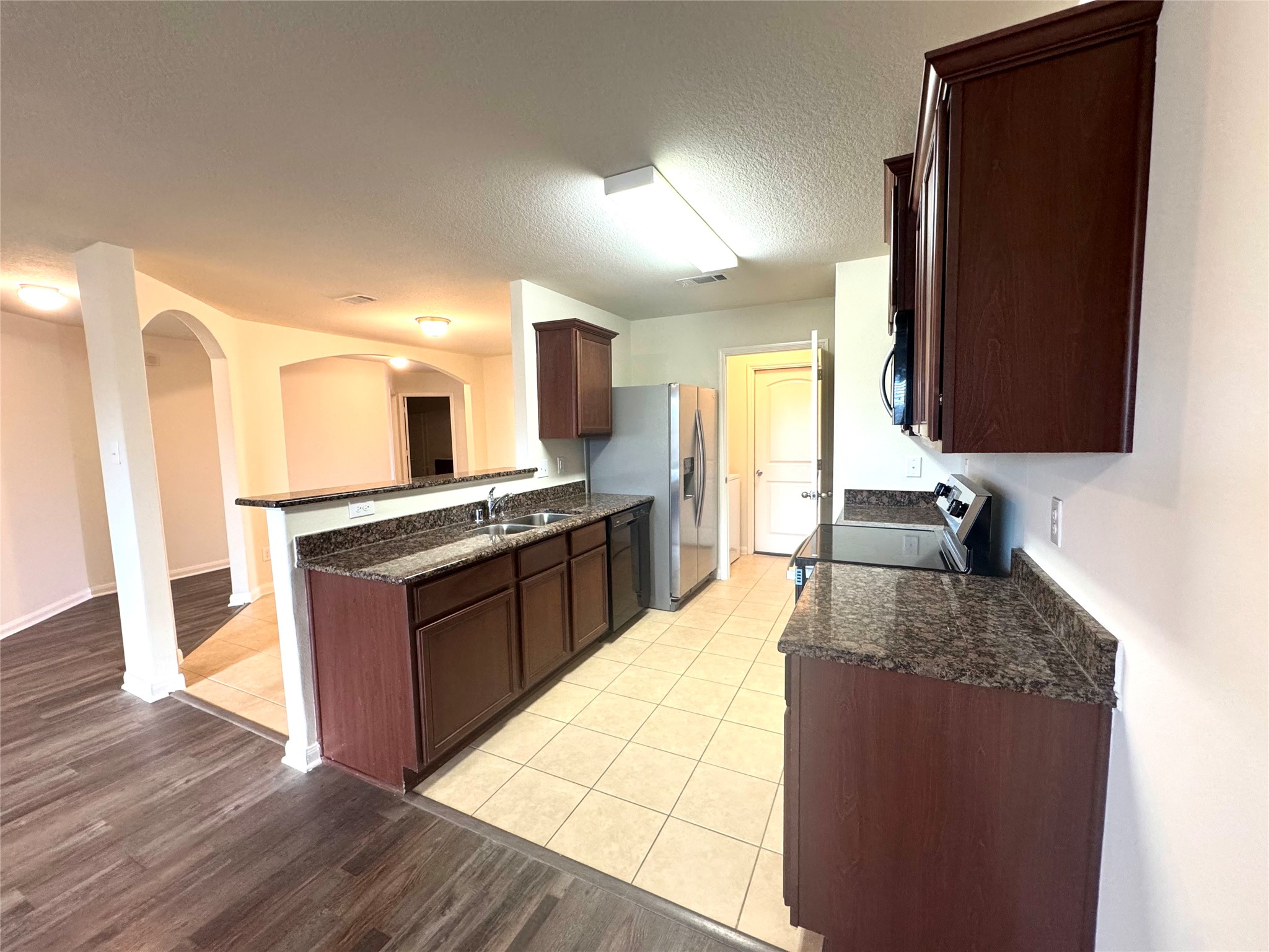 9418 Sky Blue Drive Property Photo 4