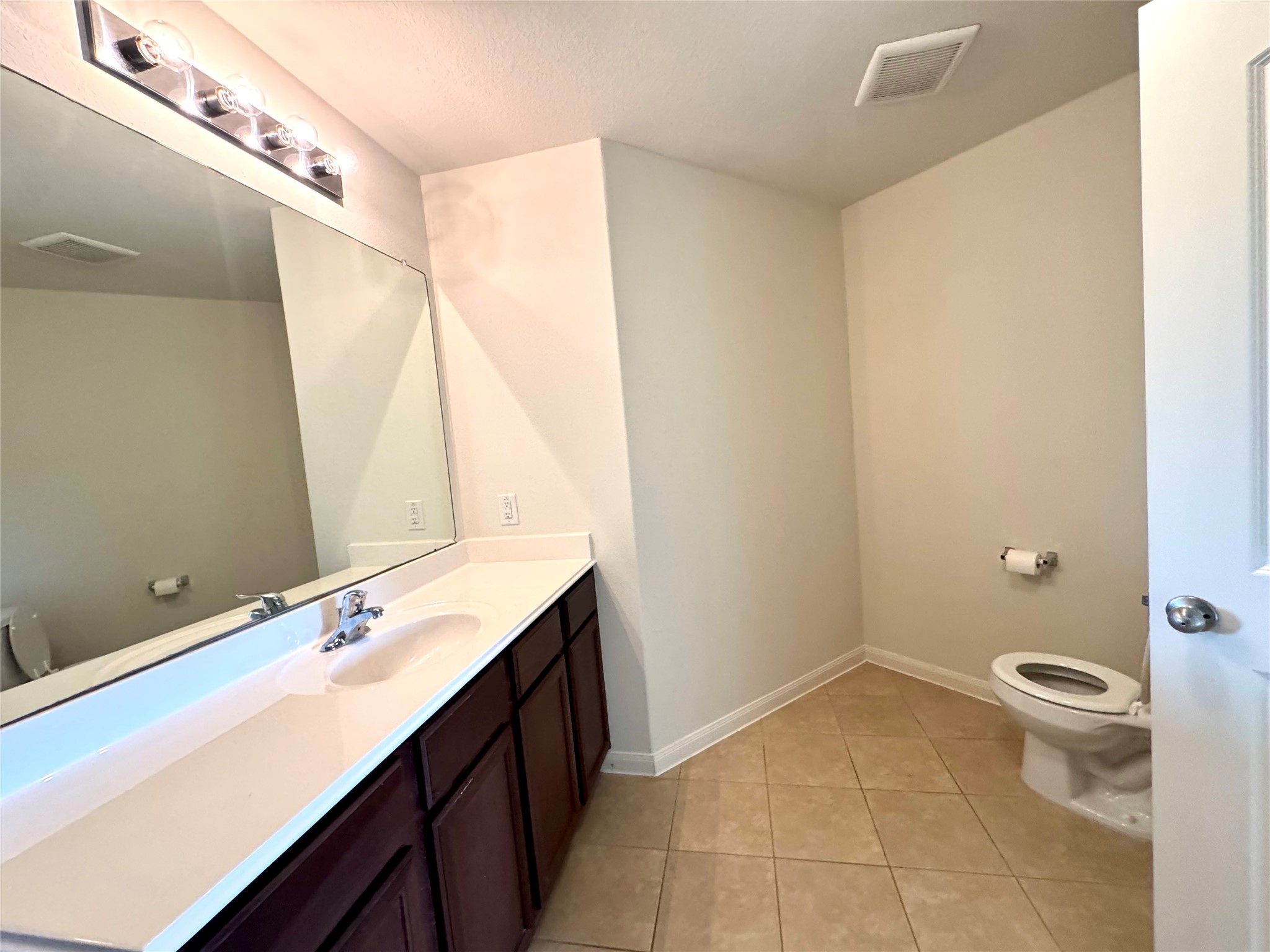 9418 Sky Blue Drive Property Photo 8