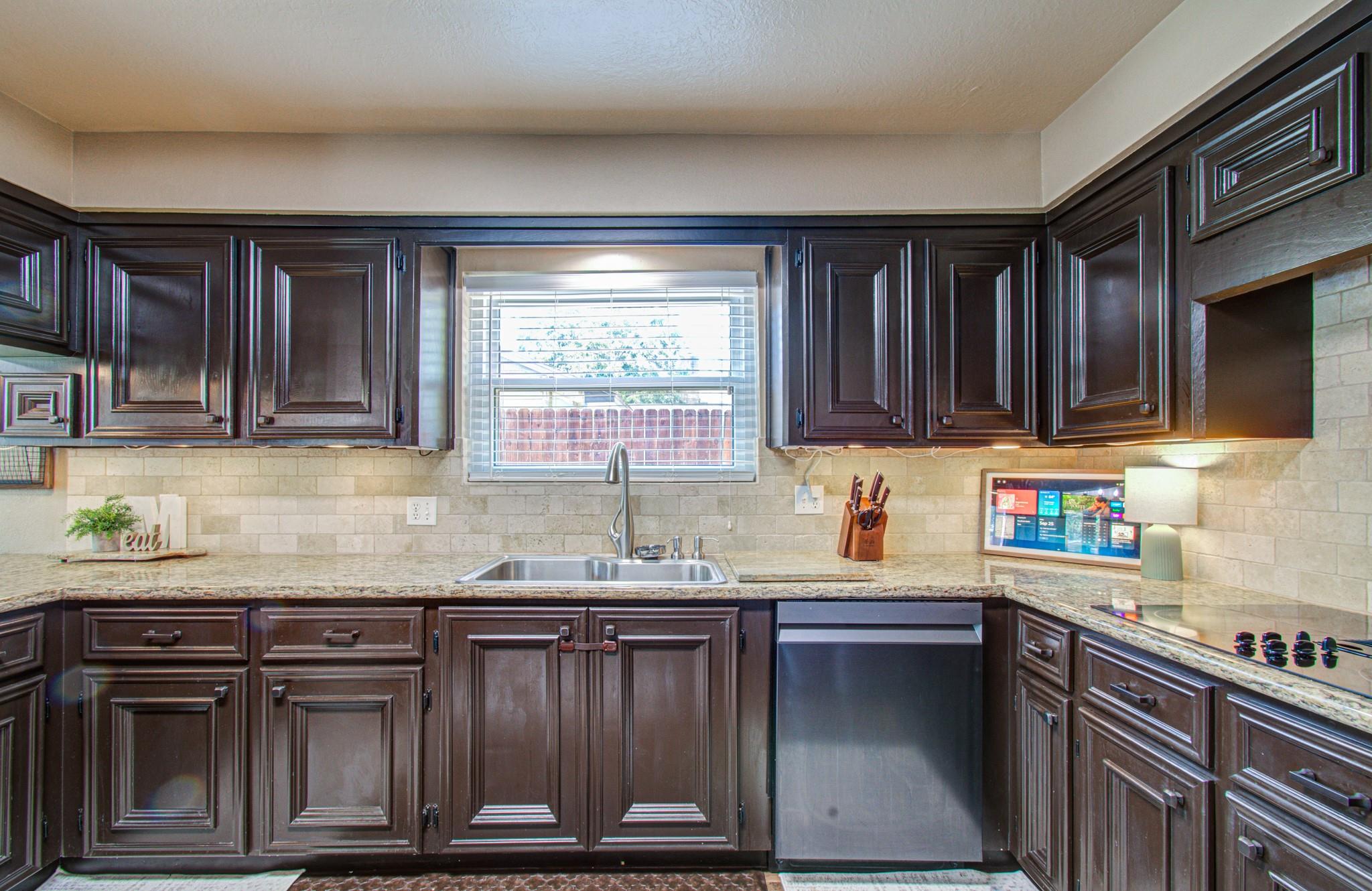 9834 Pinehurst Street Property Photo 10