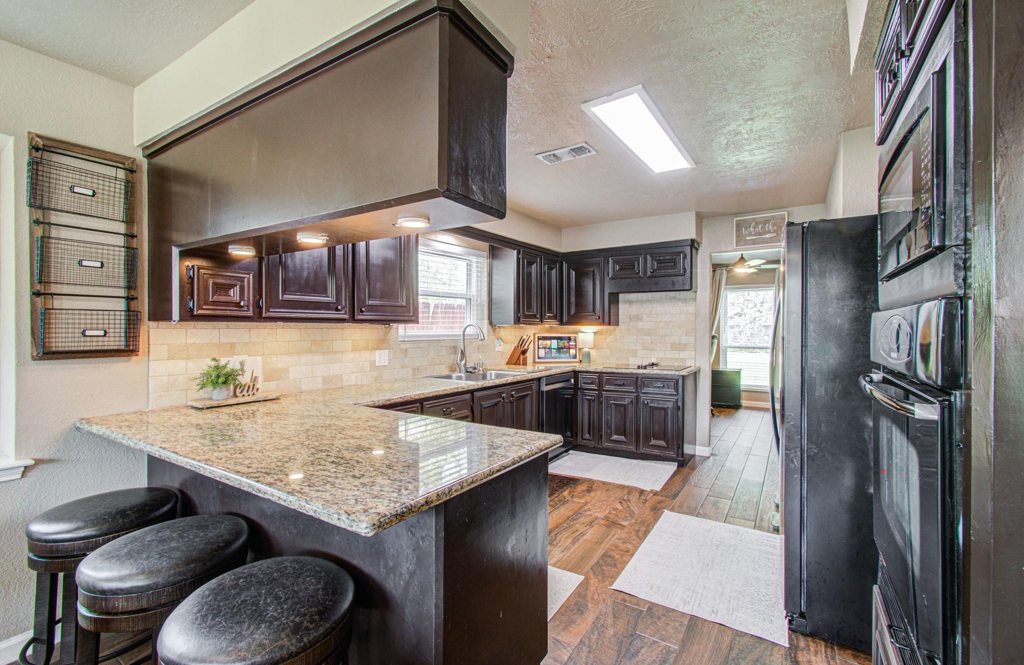 9834 Pinehurst Street Property Photo 11