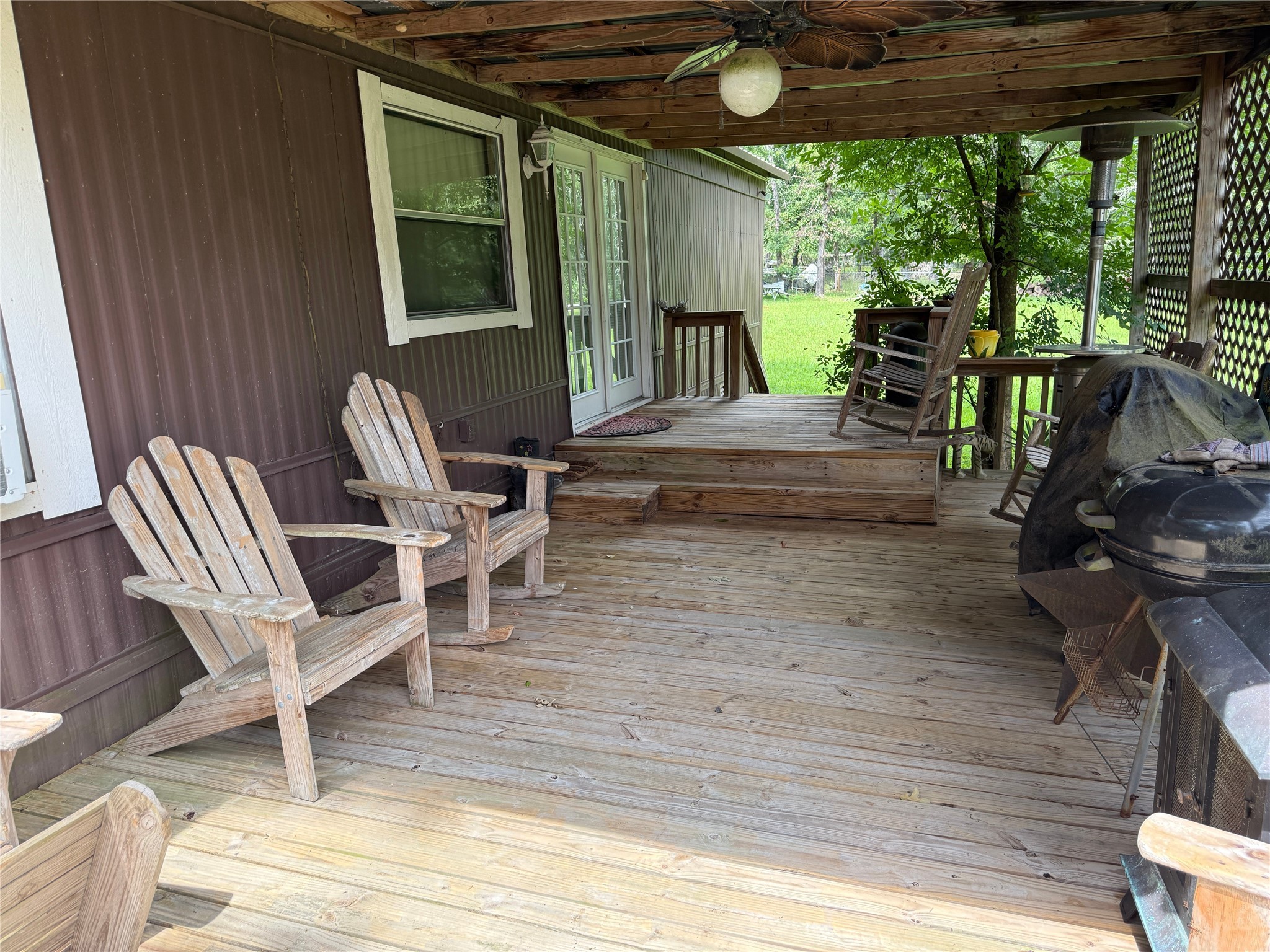 51 N Lakeside Drive Property Photo 4
