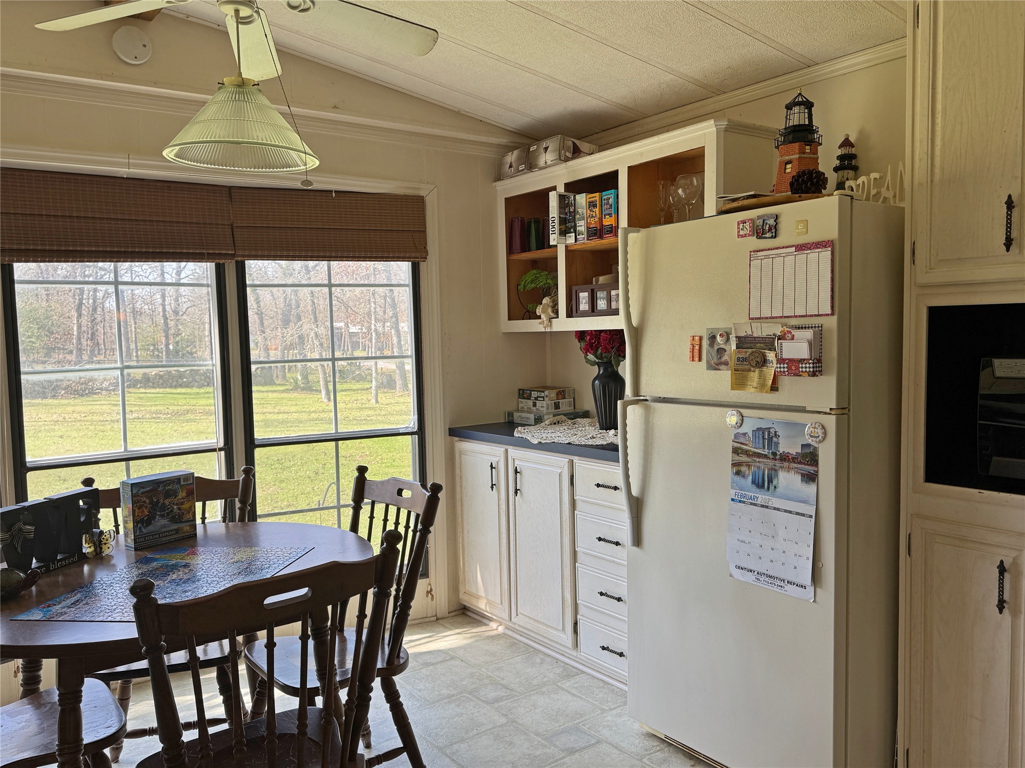 51 N Lakeside Drive Property Photo 7