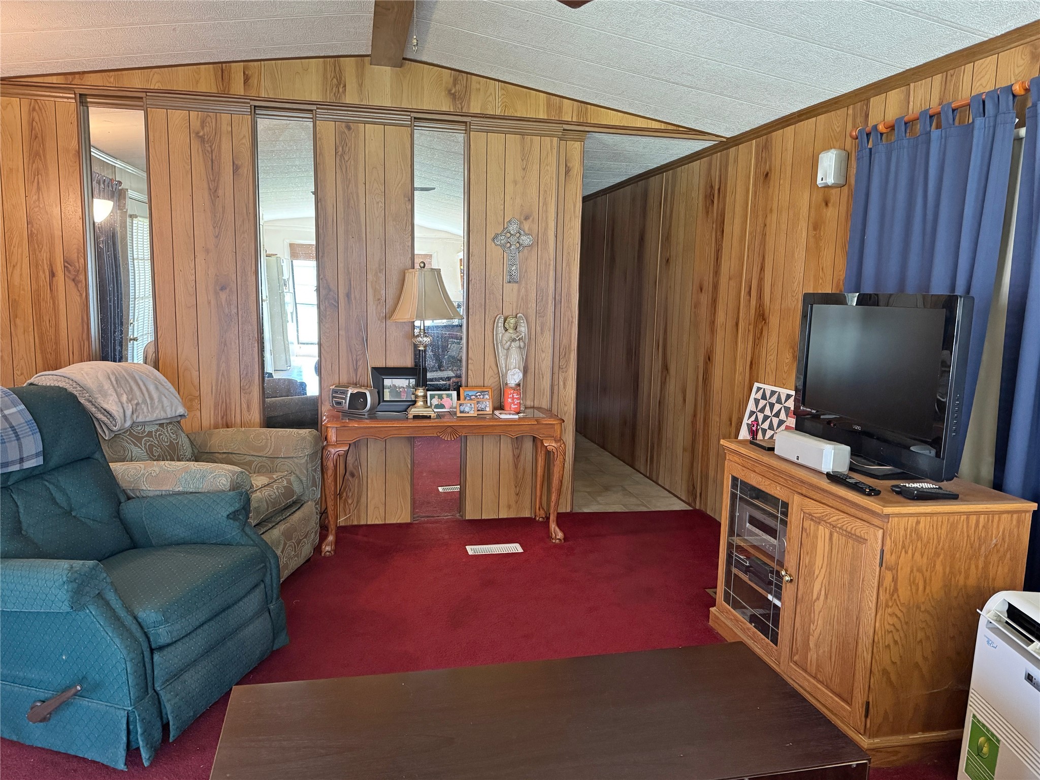 51 N Lakeside Drive Property Photo 8