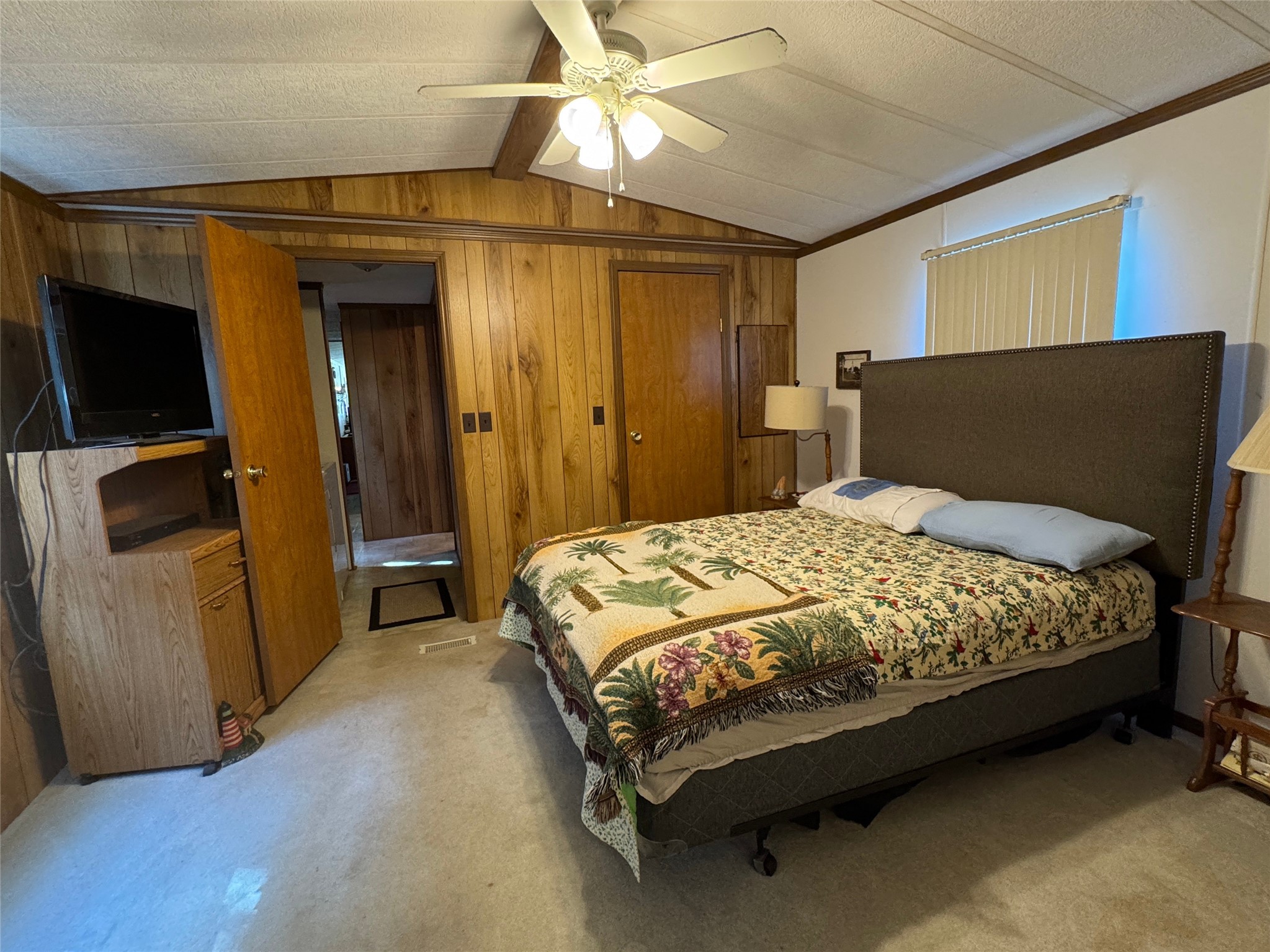 51 N Lakeside Drive Property Photo 12