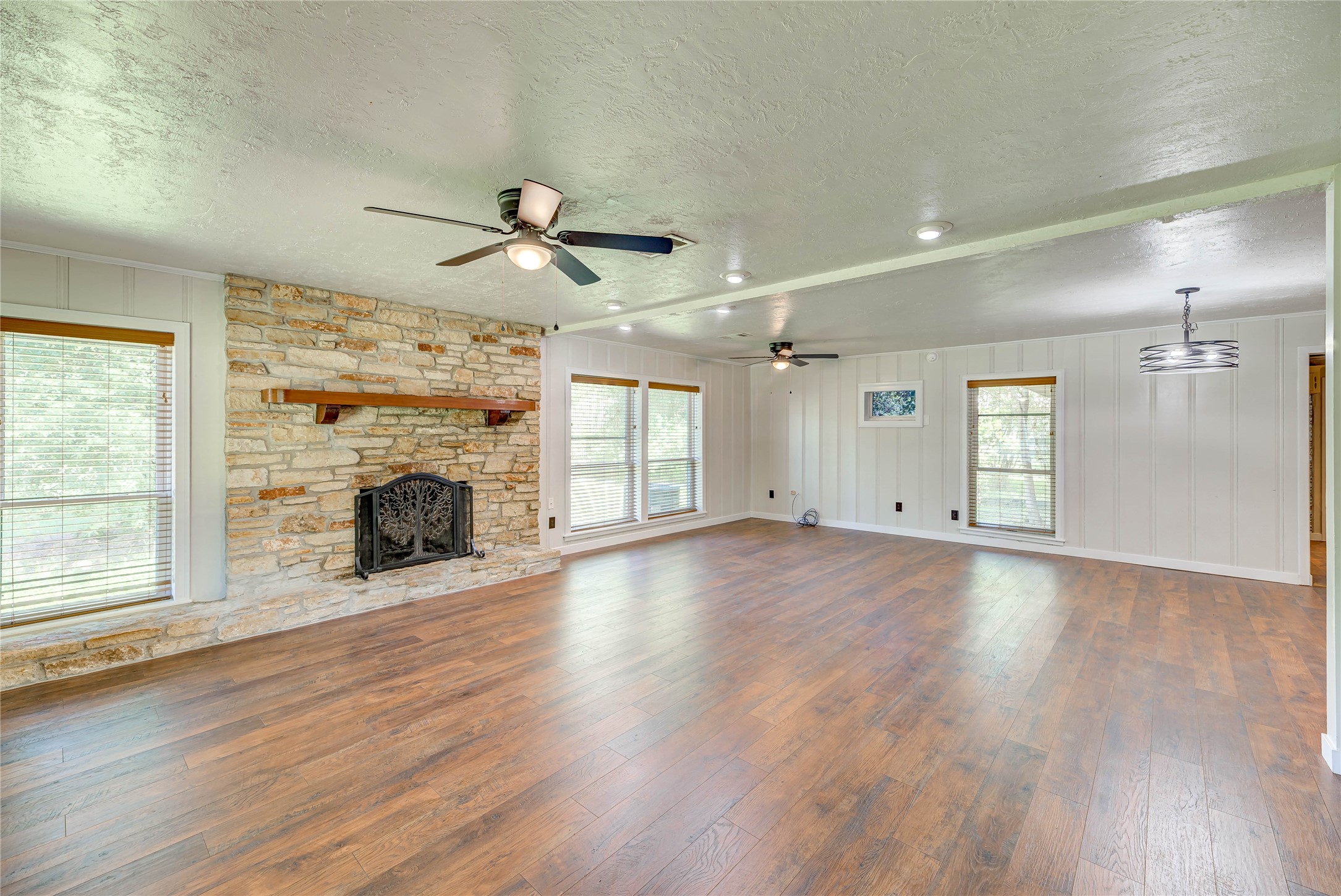 795 State Highway Loop 393 Property Photo 4