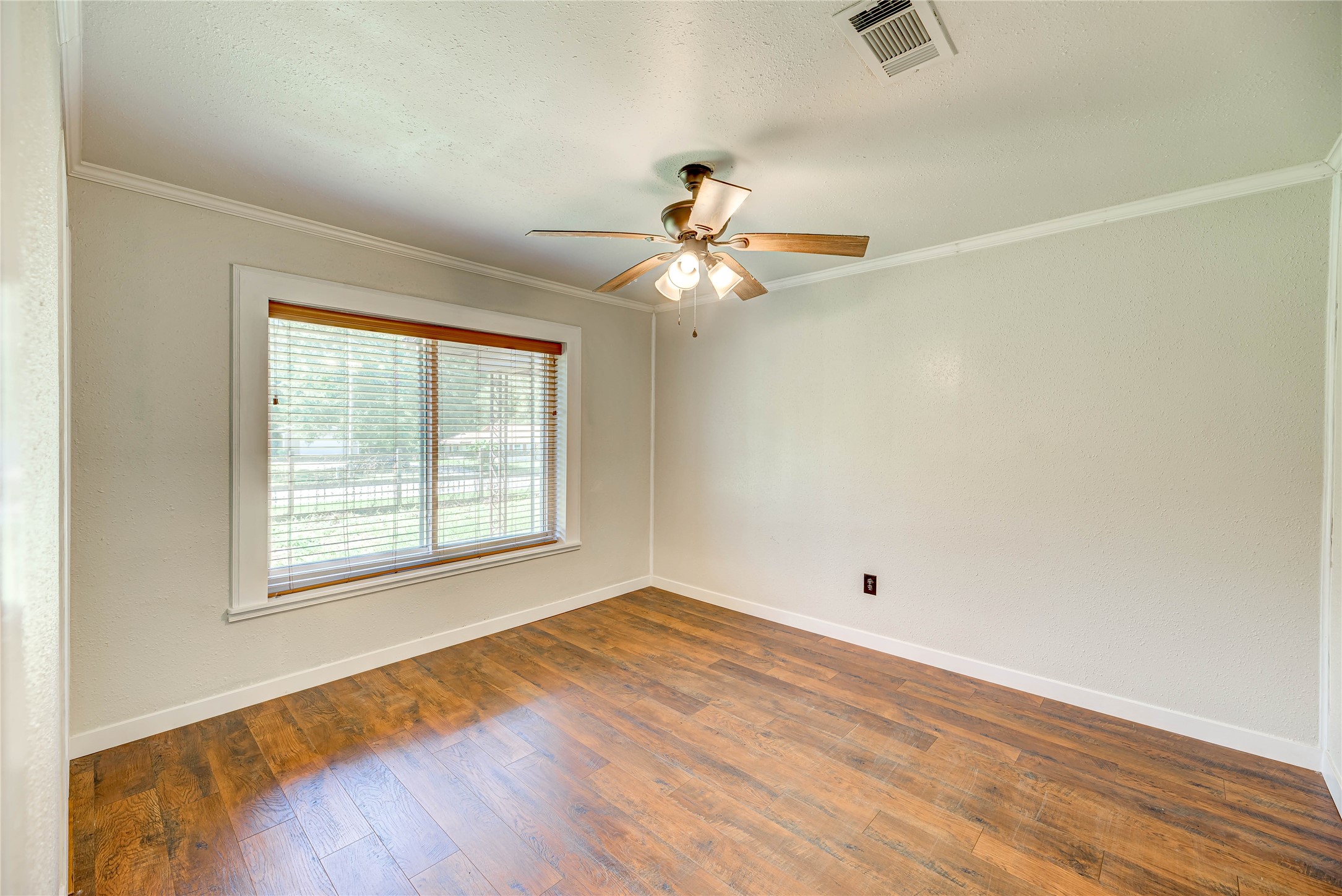 795 State Highway Loop 393 Property Photo 10