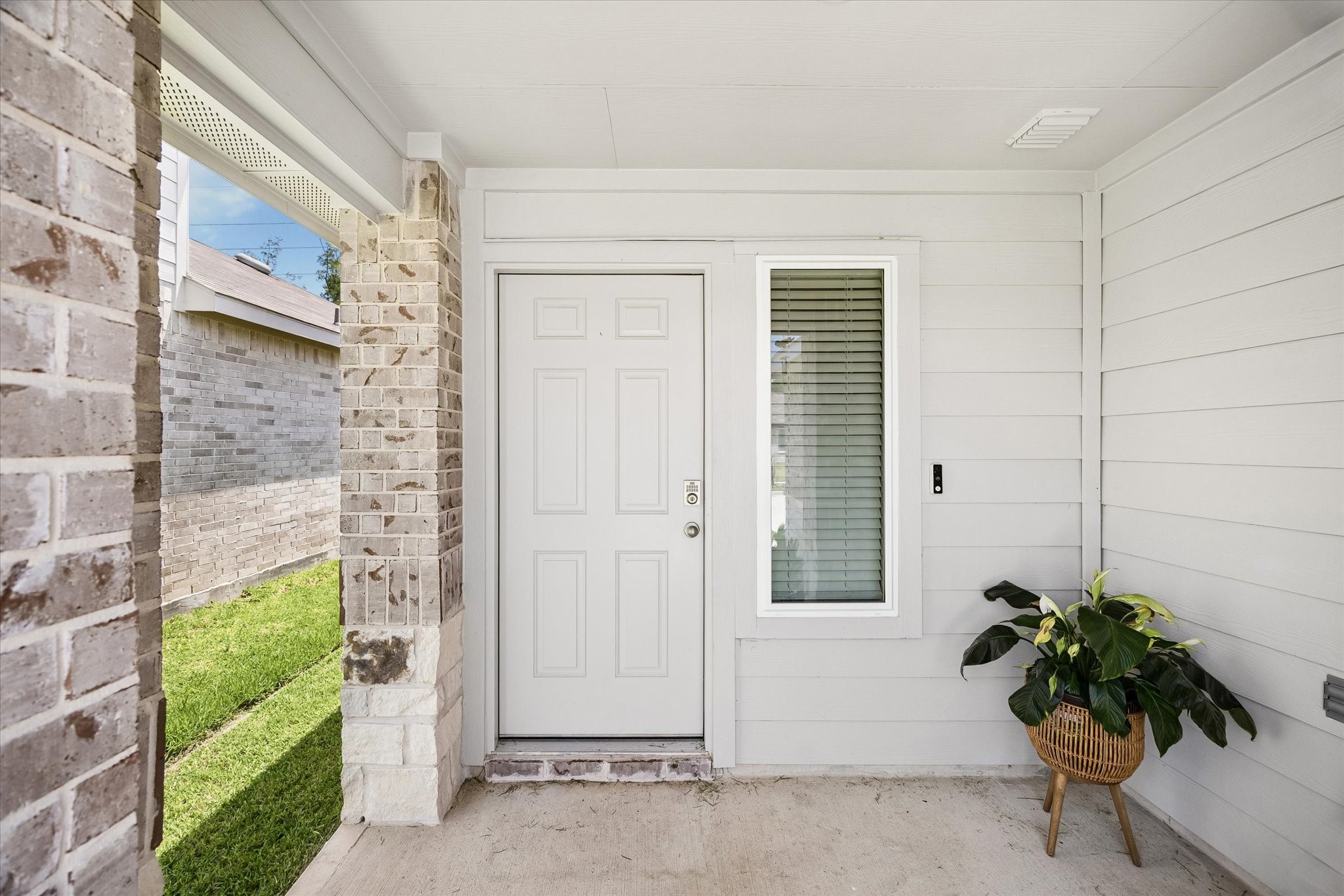 5822 Hampton Valley Drive Property Photo 3