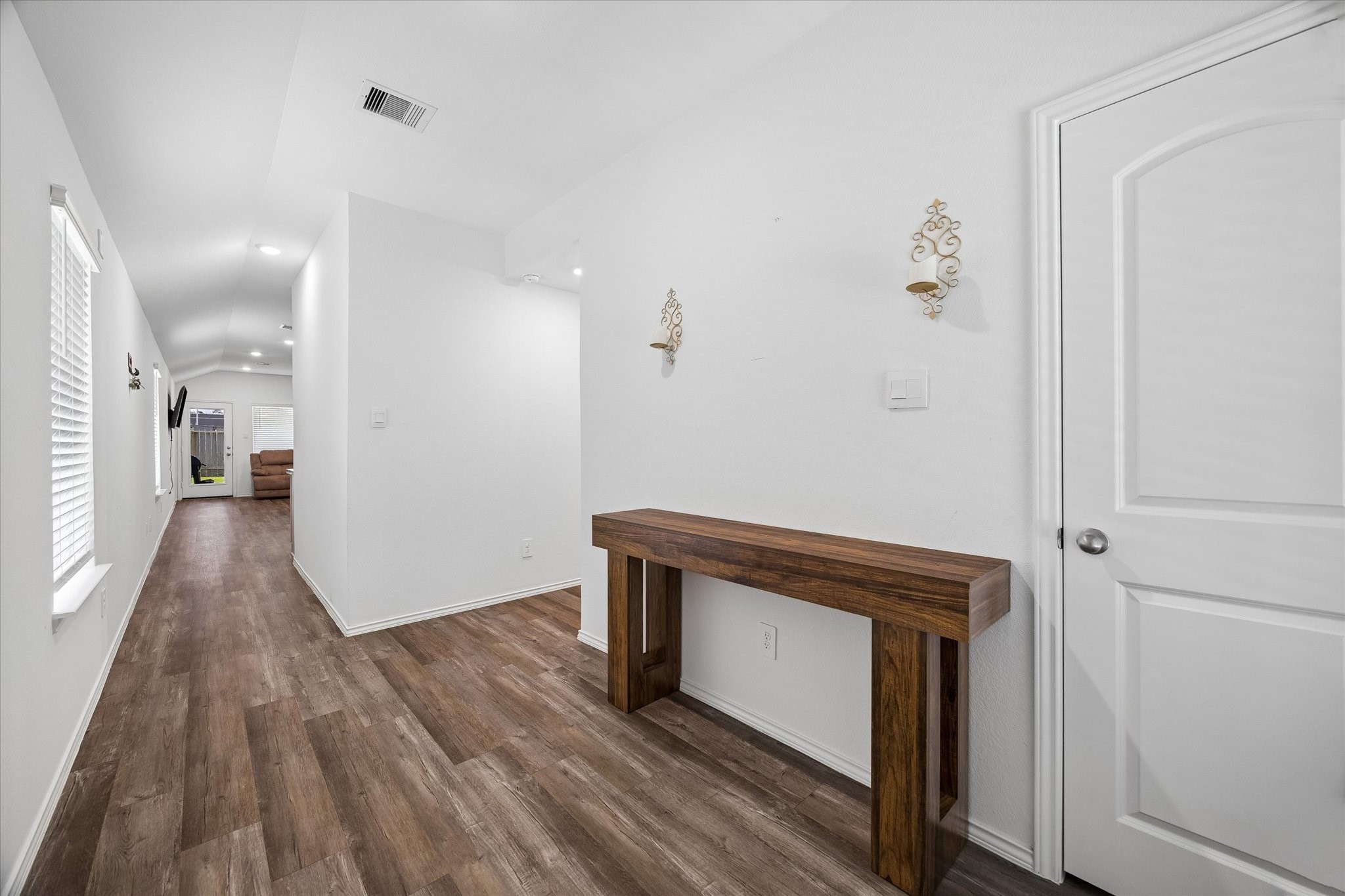 5822 Hampton Valley Drive Property Photo 4