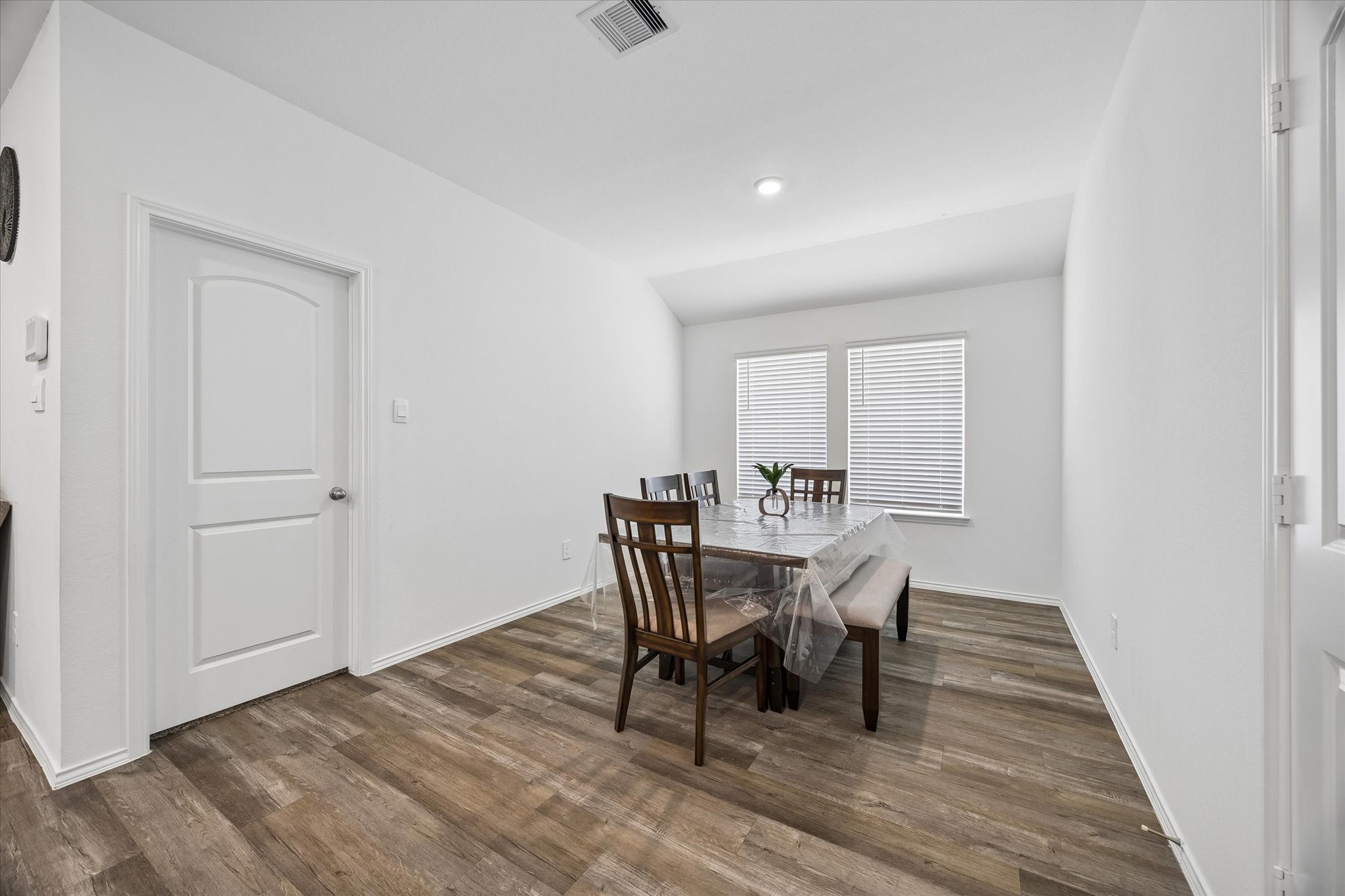 5822 Hampton Valley Drive Property Photo 9