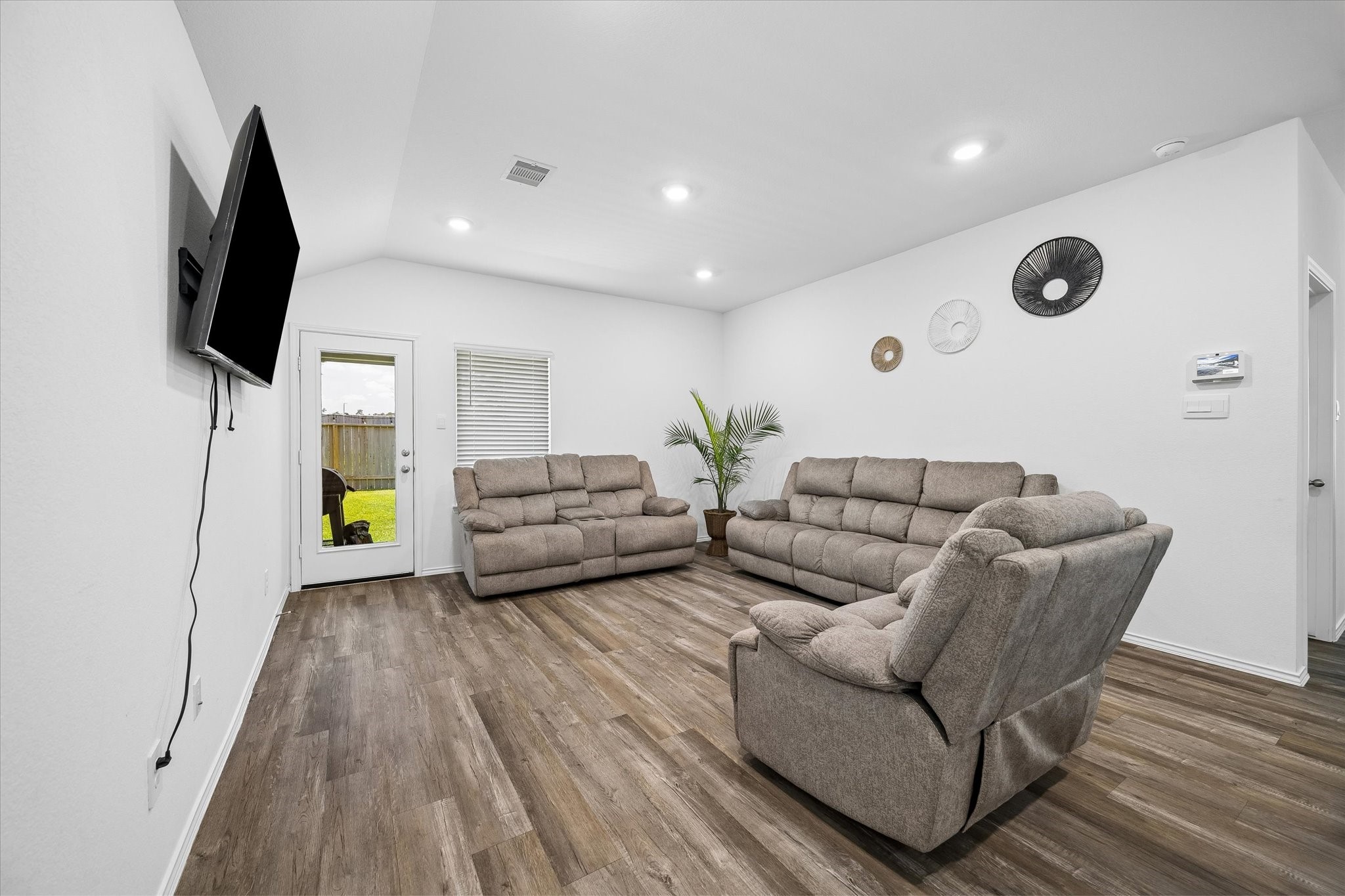 5822 Hampton Valley Drive Property Photo 12