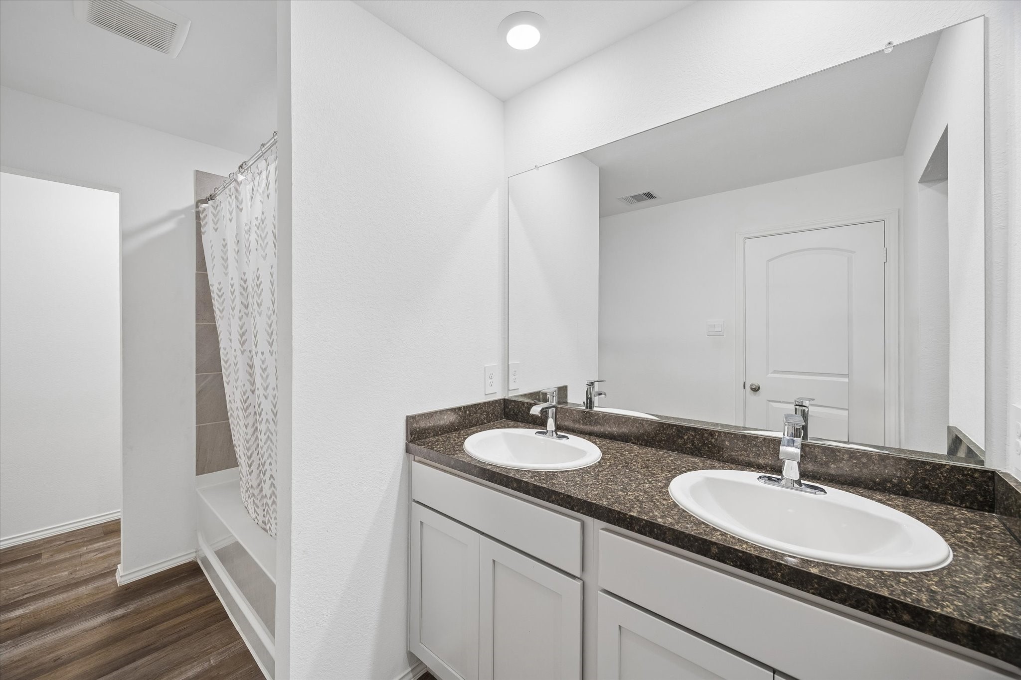 5822 Hampton Valley Drive Property Photo 17