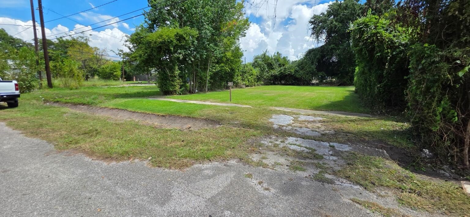 3403 Bastrop Street Property Photo 2