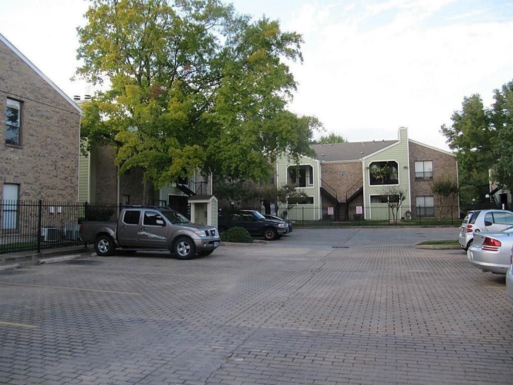 6602 Harbor Town Drive 404 Property Photo 22