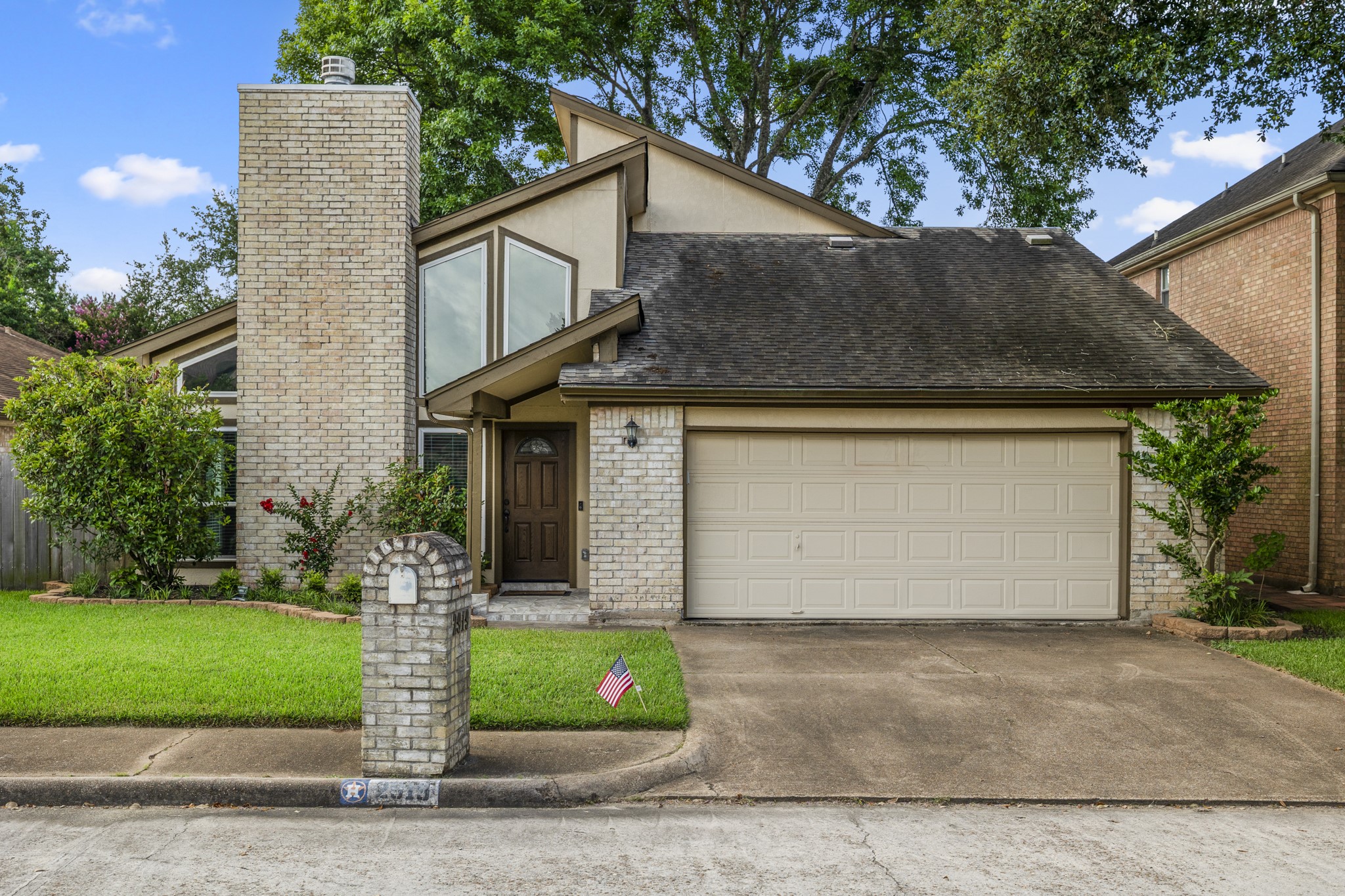 2919 Lake View Drive Property Photo 1