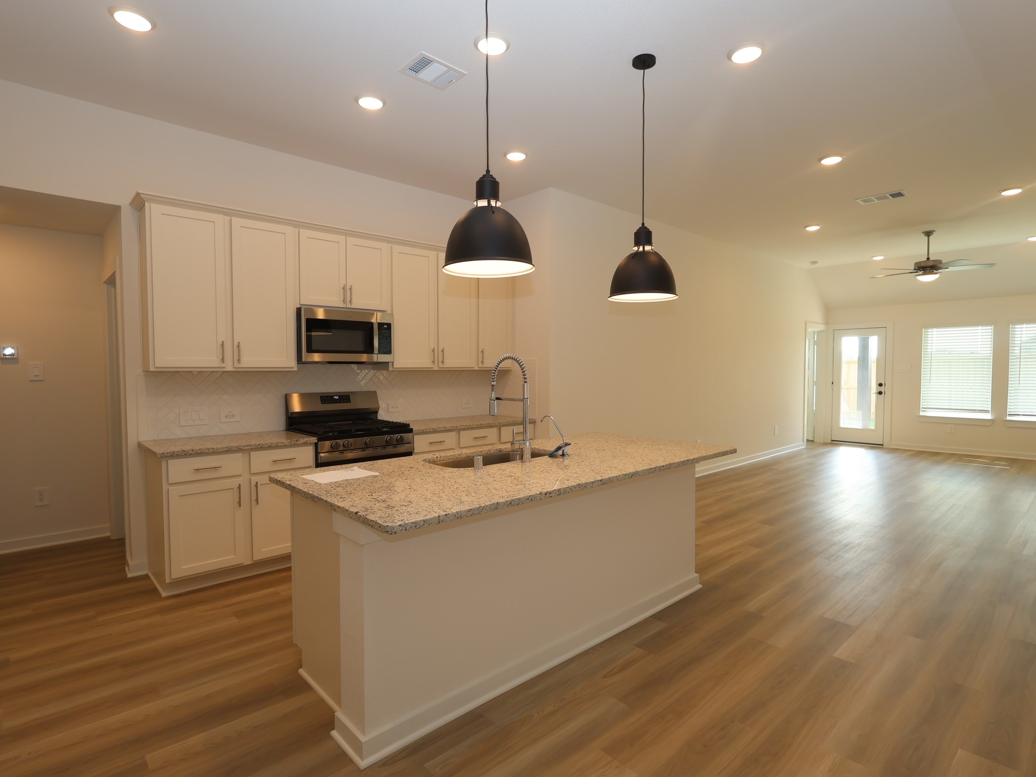 10322 Navarro Path Property Photo 3