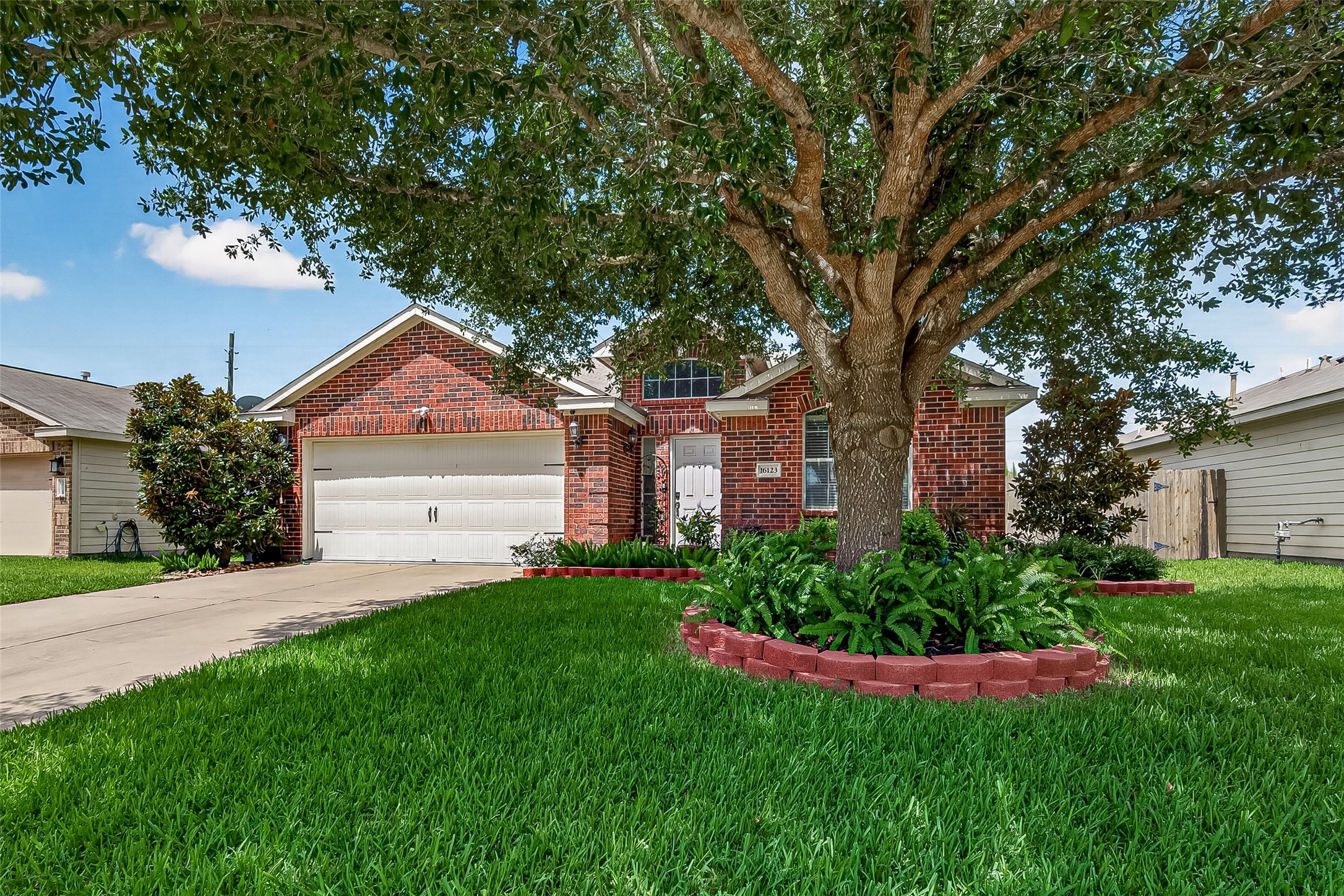 16123 Ducktail Lane Property Photo 3