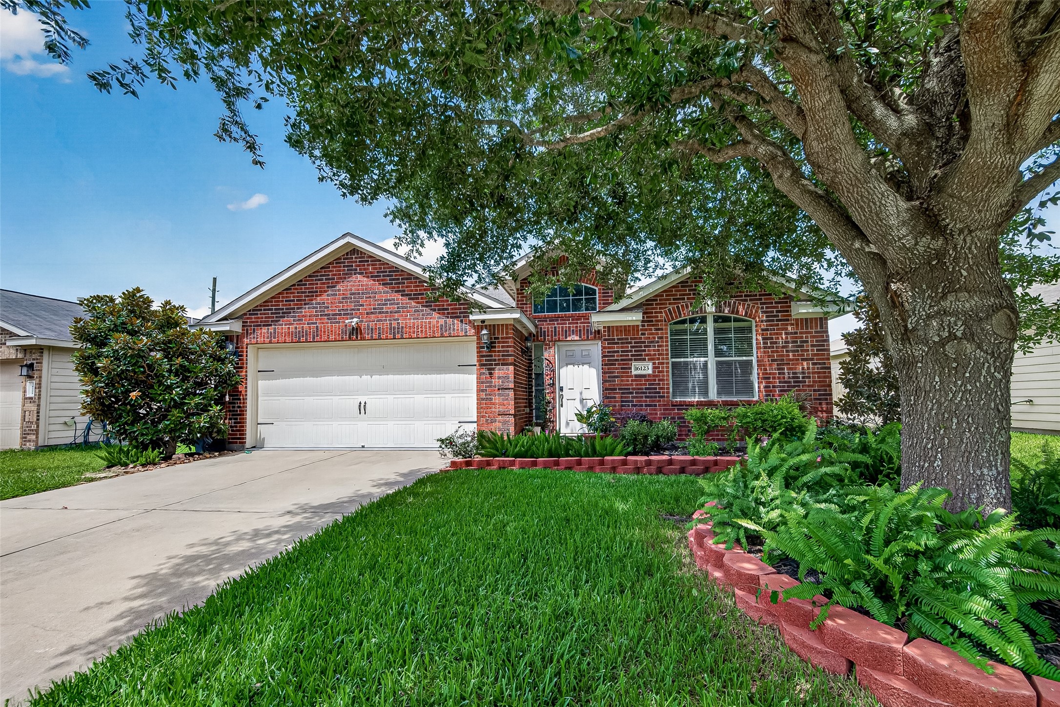 16123 Ducktail Lane Property Photo 4